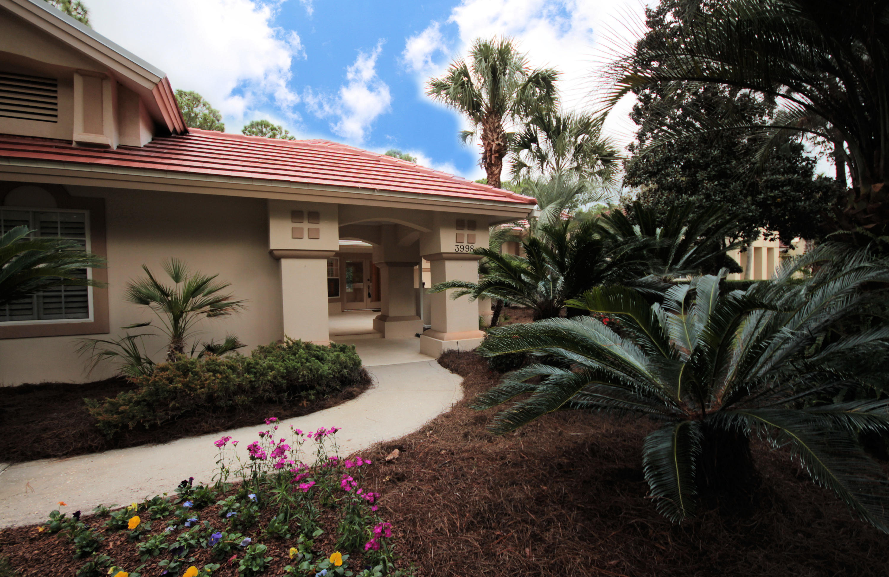 BAYTOWNE AVE EAST - Residential