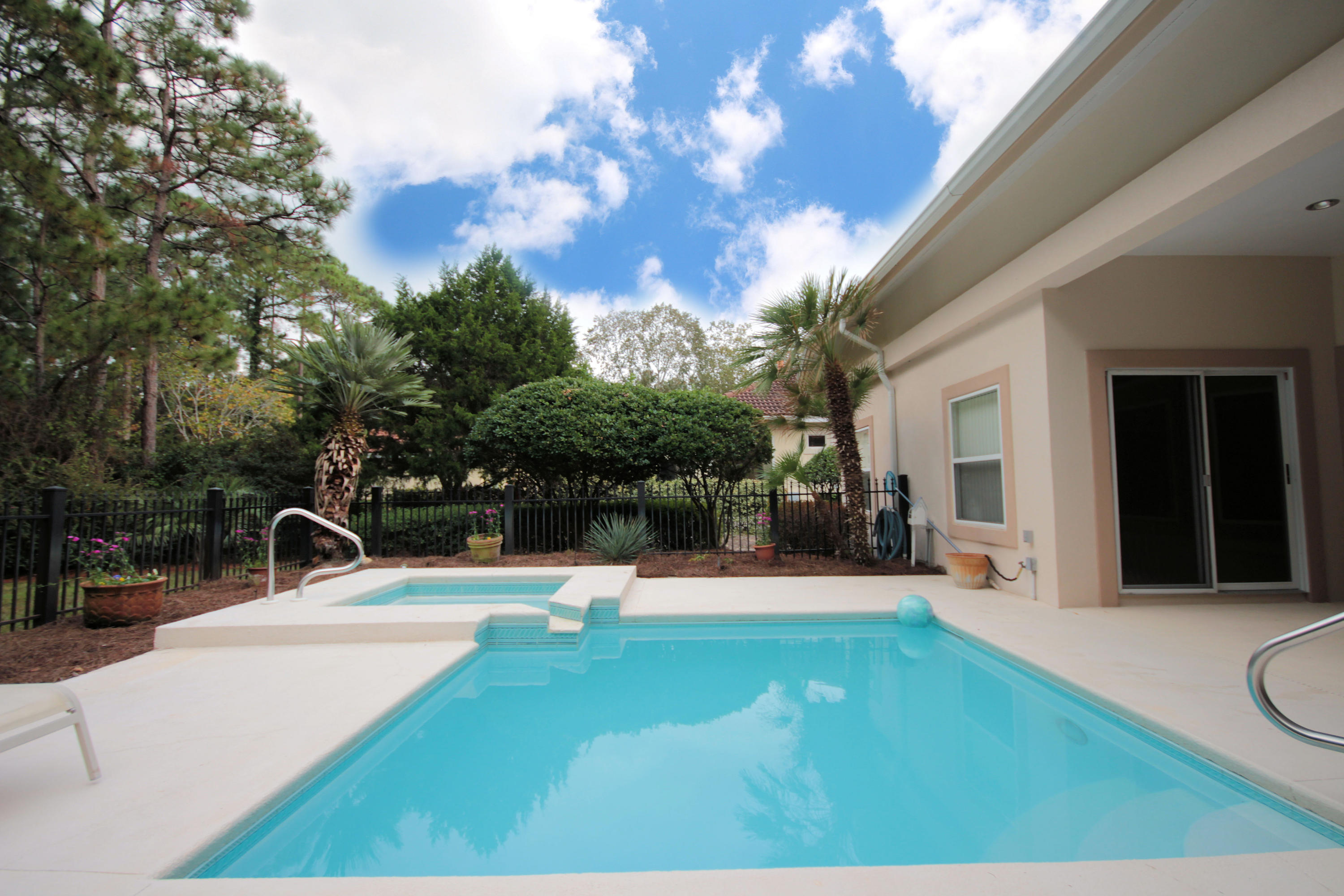 BAYTOWNE AVE EAST - Residential