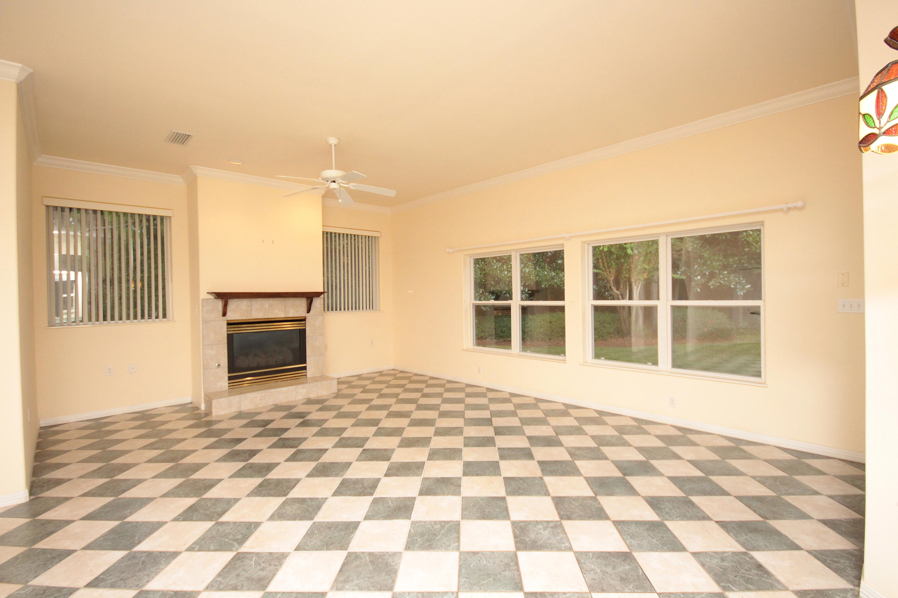 BAYTOWNE AVE EAST - Residential