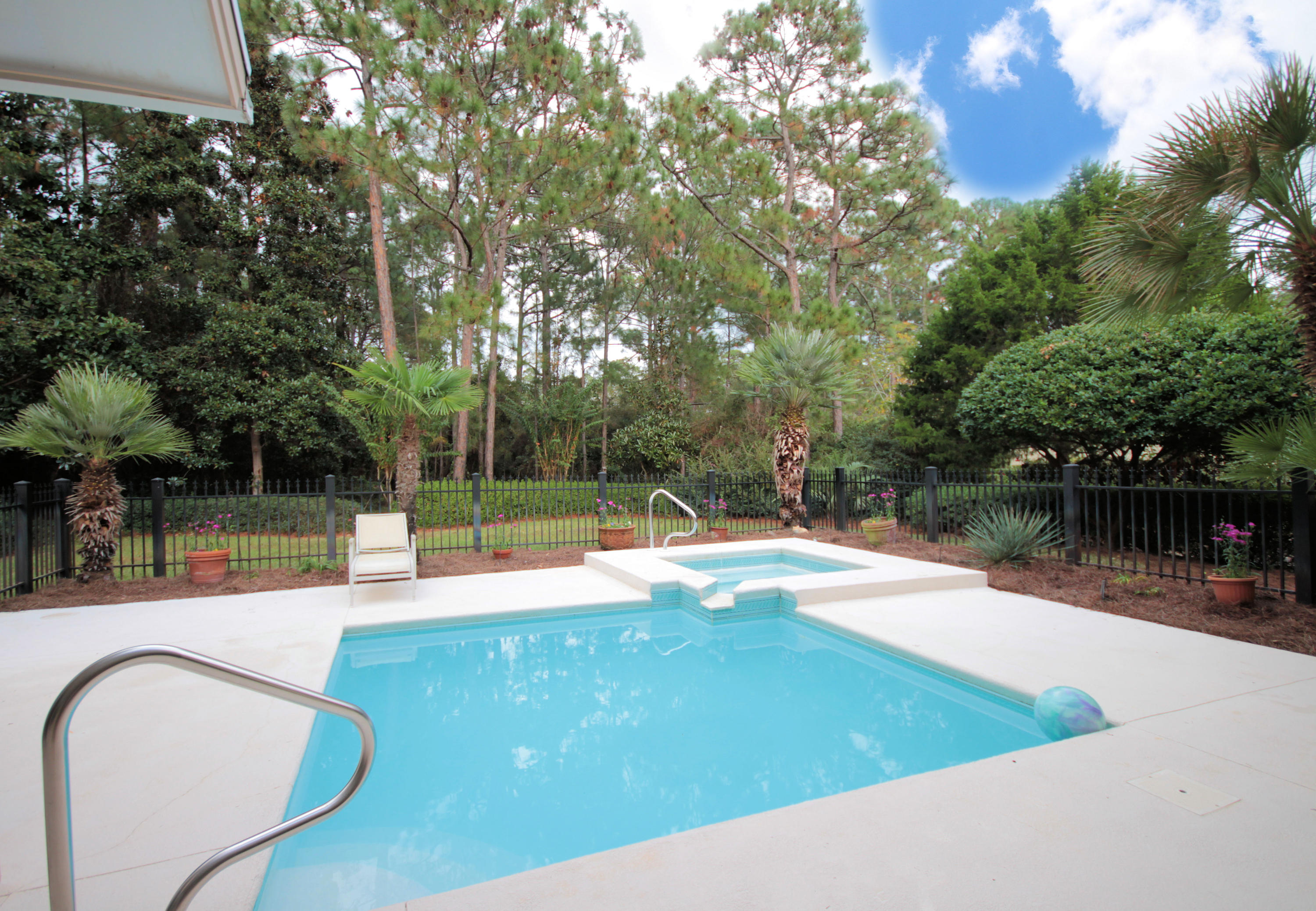 BAYTOWNE AVE EAST - Residential