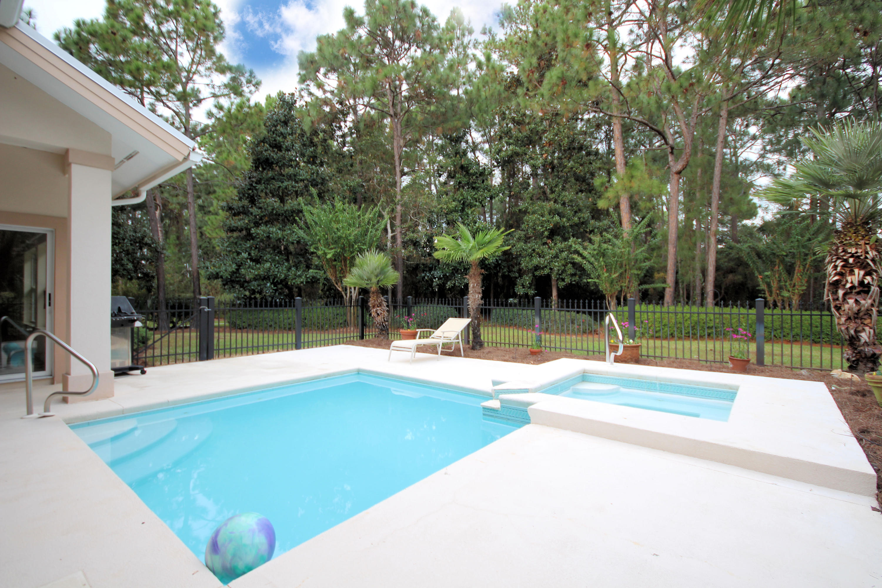 BAYTOWNE AVE EAST - Residential