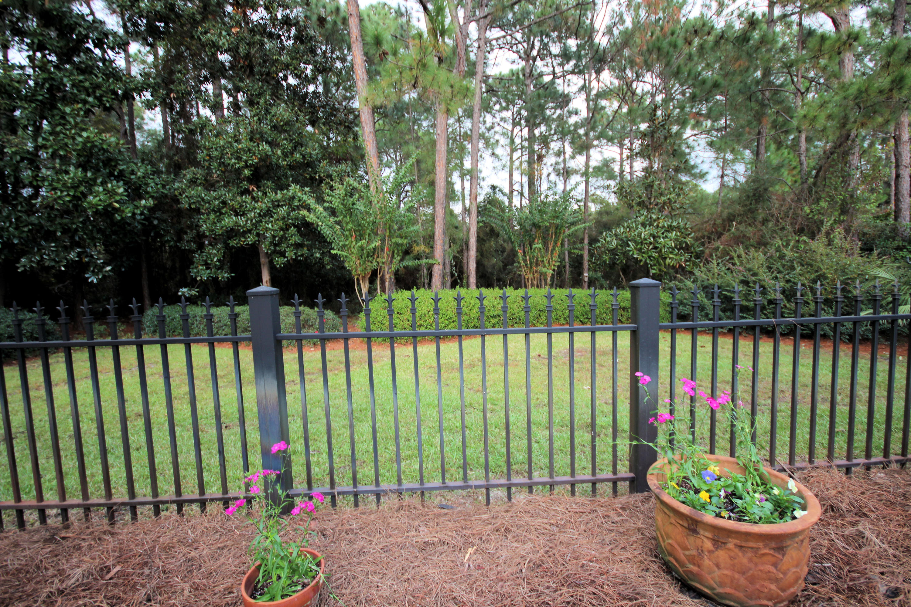 BAYTOWNE AVE EAST - Residential