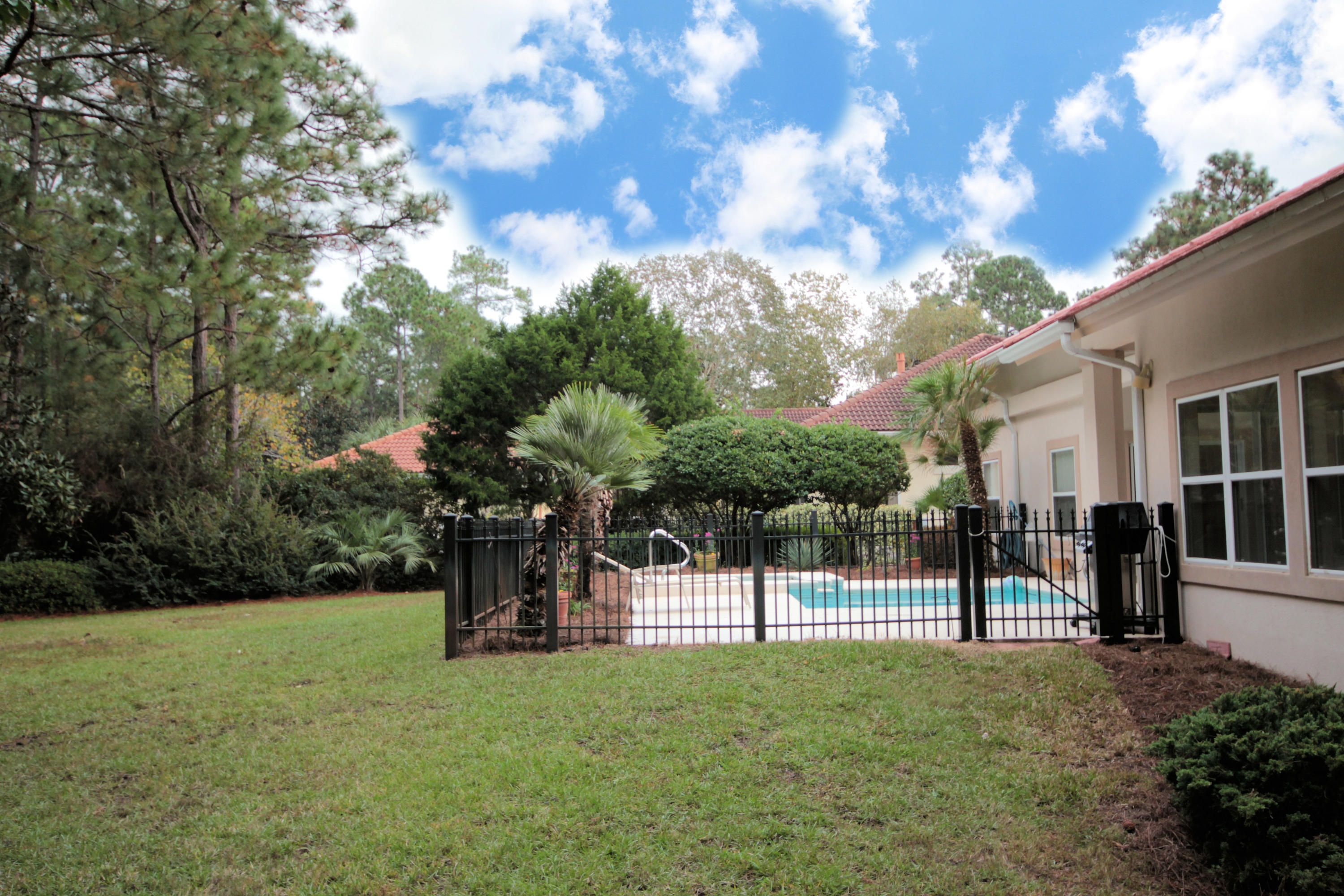 BAYTOWNE AVE EAST - Residential