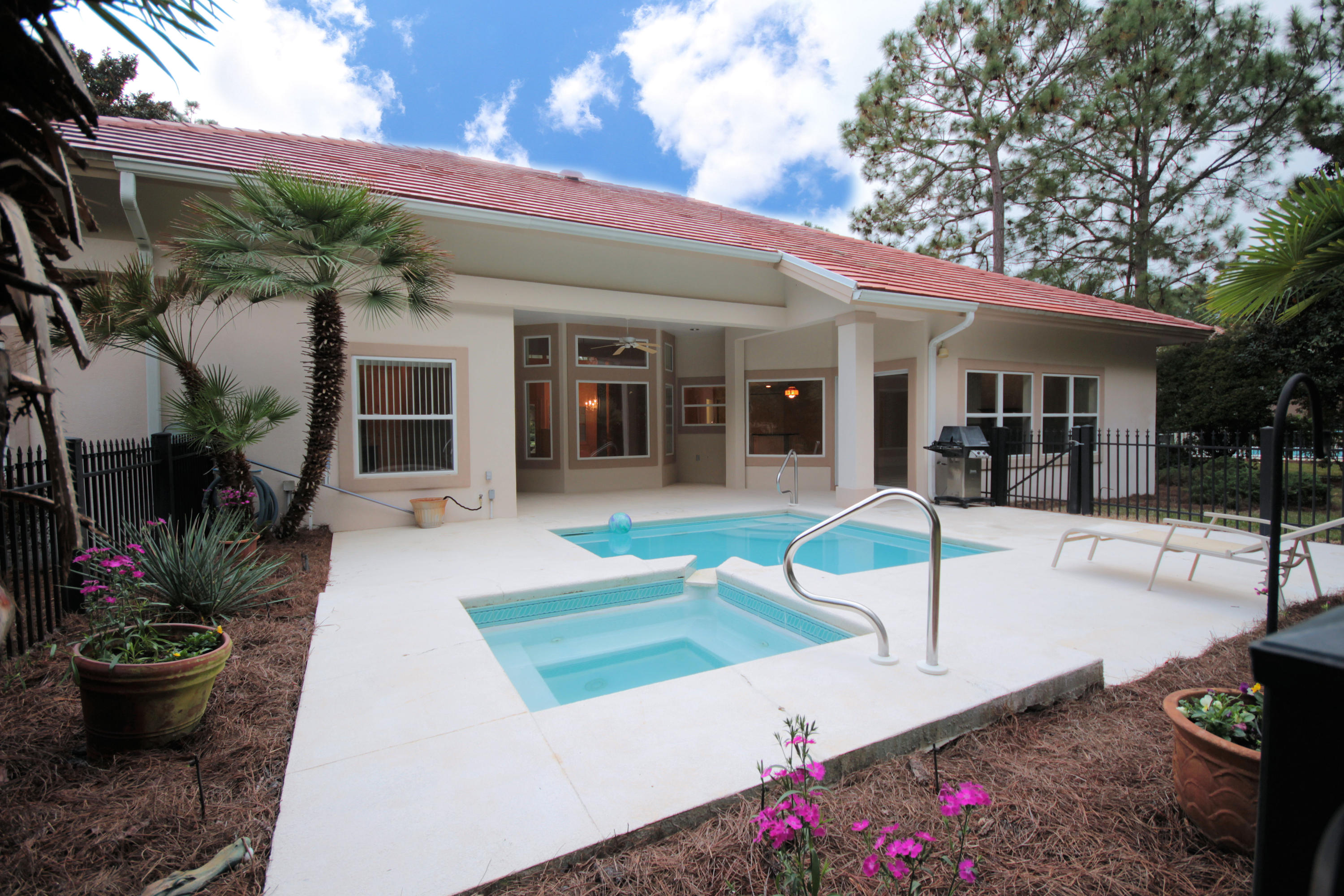 BAYTOWNE AVE EAST - Residential