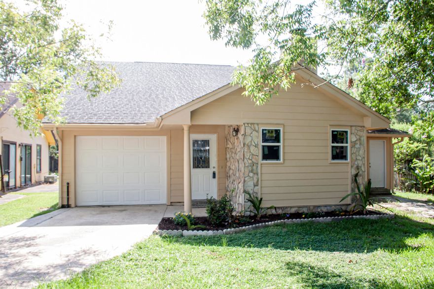 Available now....nice 3/2 in Fort Walton Beach with easy access to beaches, shopping, and bases. Ceramic tile and laminate flooring. Wood burning fireplace for cozy Florida winters. New paint, vaulted ceilings, open concept living areas and fenced back yard. No inside smoking. Pets will be allowed with owner approval and $400 non-refundable pet fee. A must see for convenience.