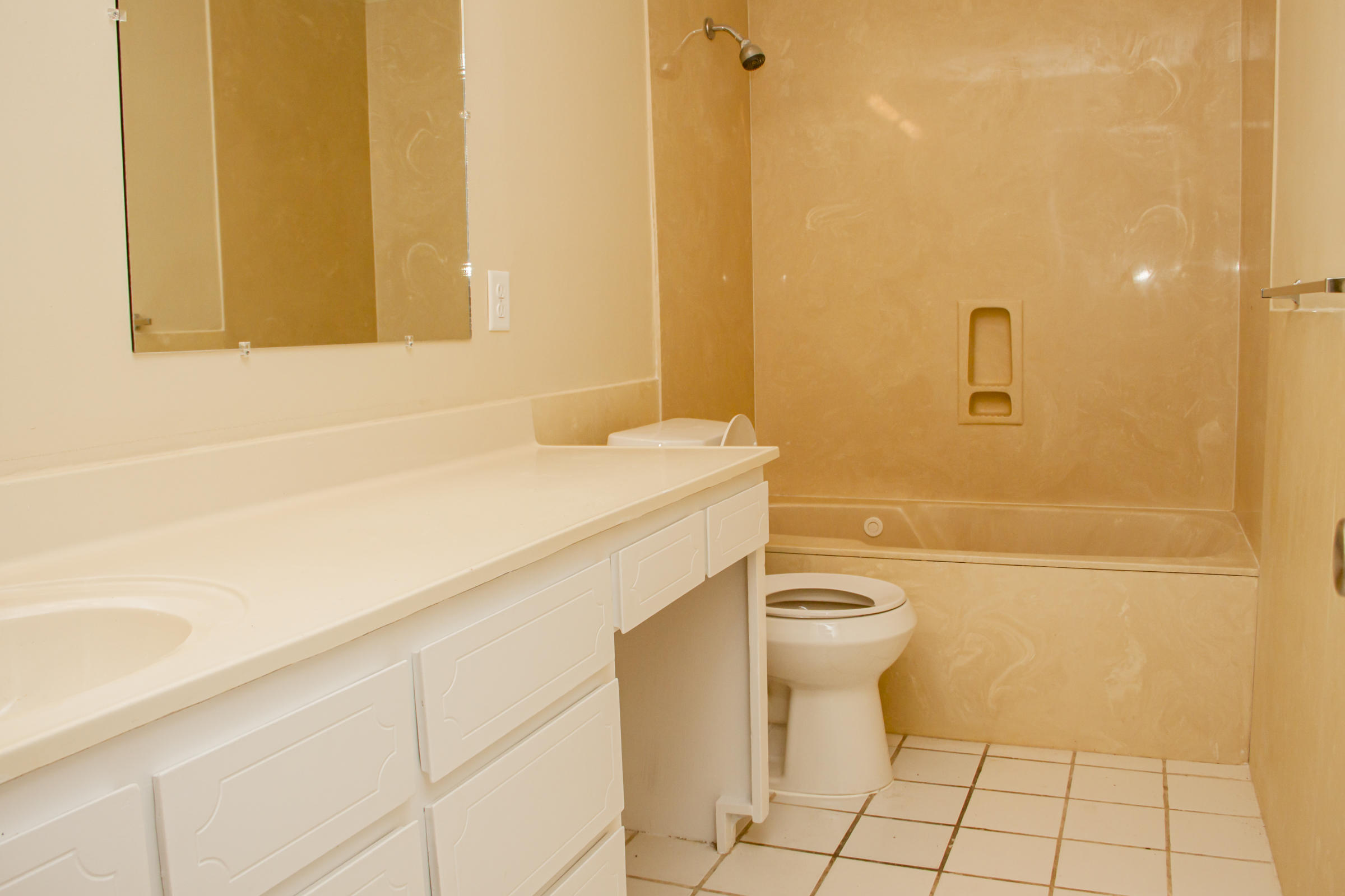 Hidden Trail Ph I - Residential Lease