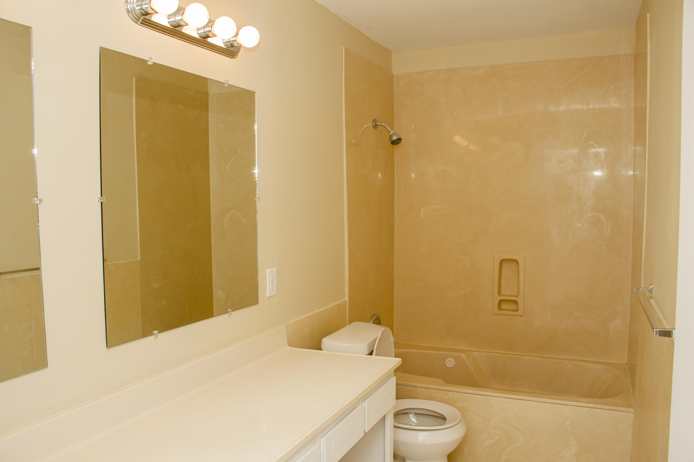 Hidden Trail Ph I - Residential Lease