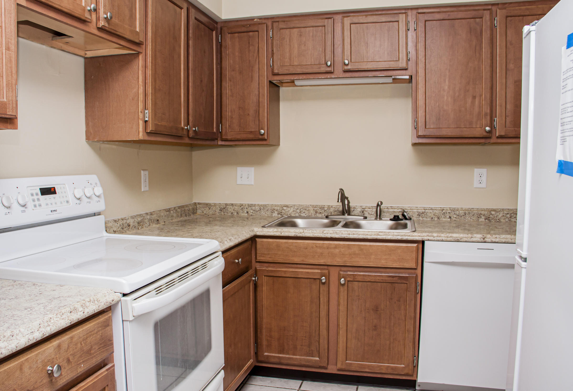 Hidden Trail Ph I - Residential Lease