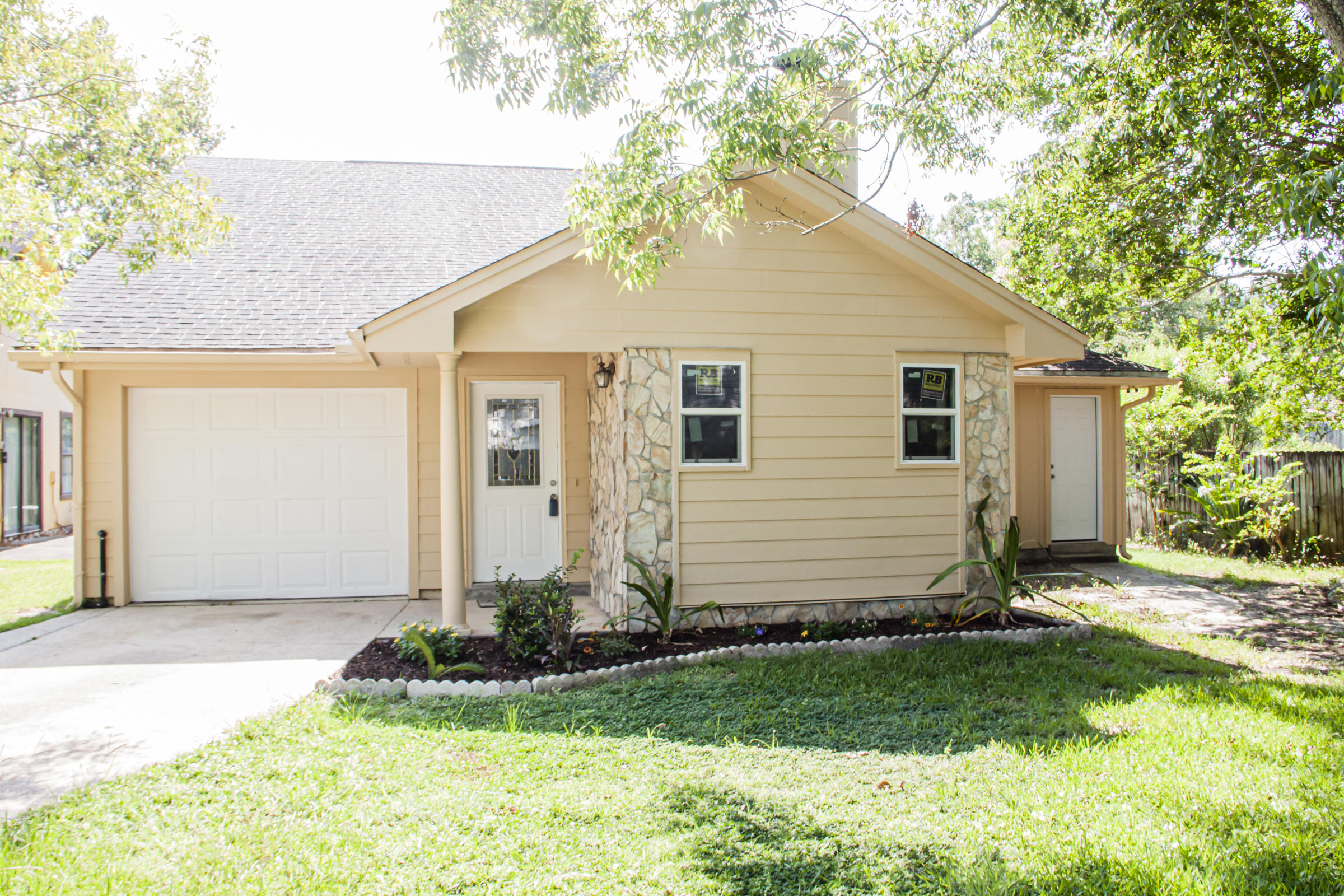 Hidden Trail Ph I - Residential Lease