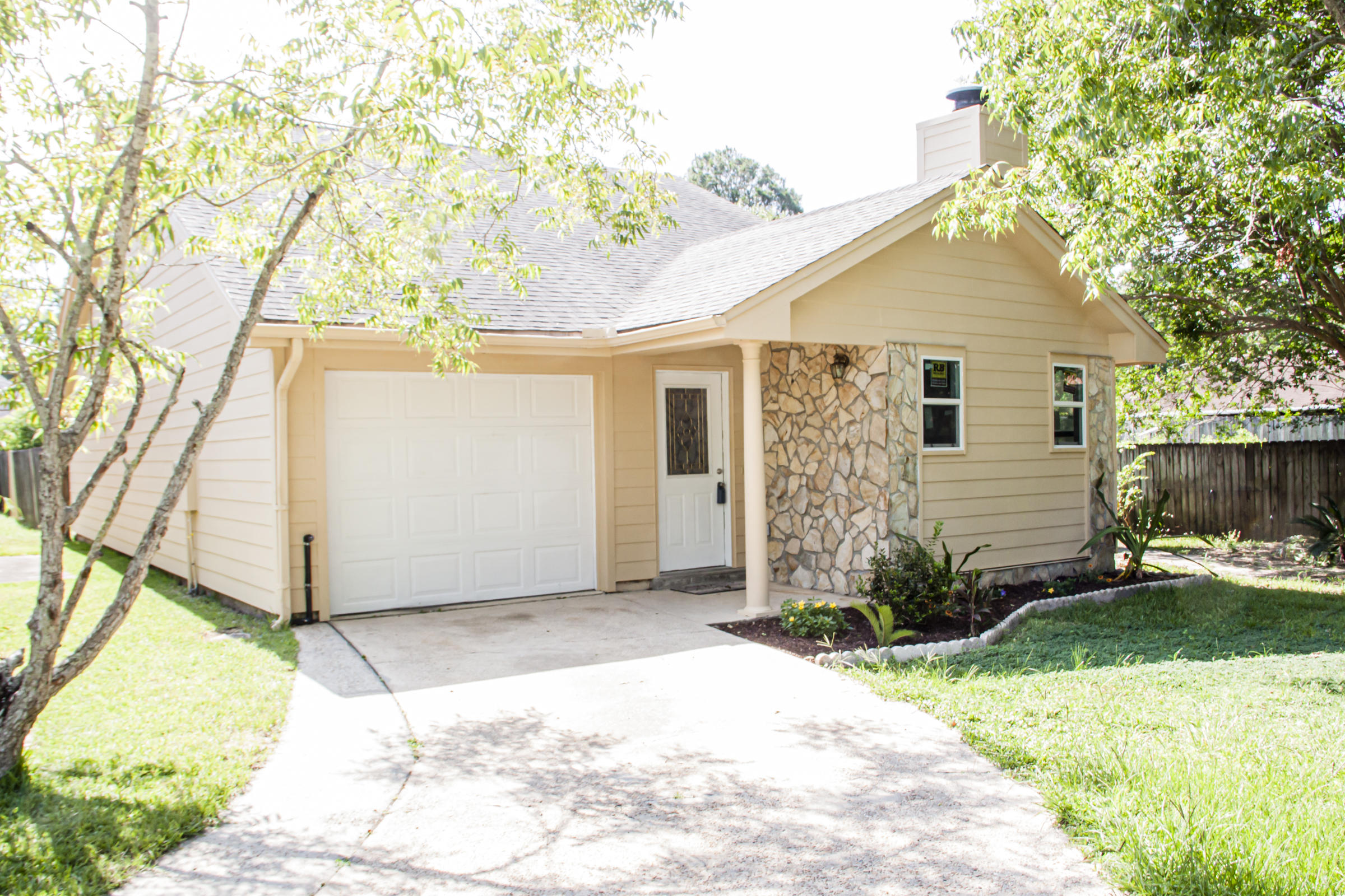 Hidden Trail Ph I - Residential Lease