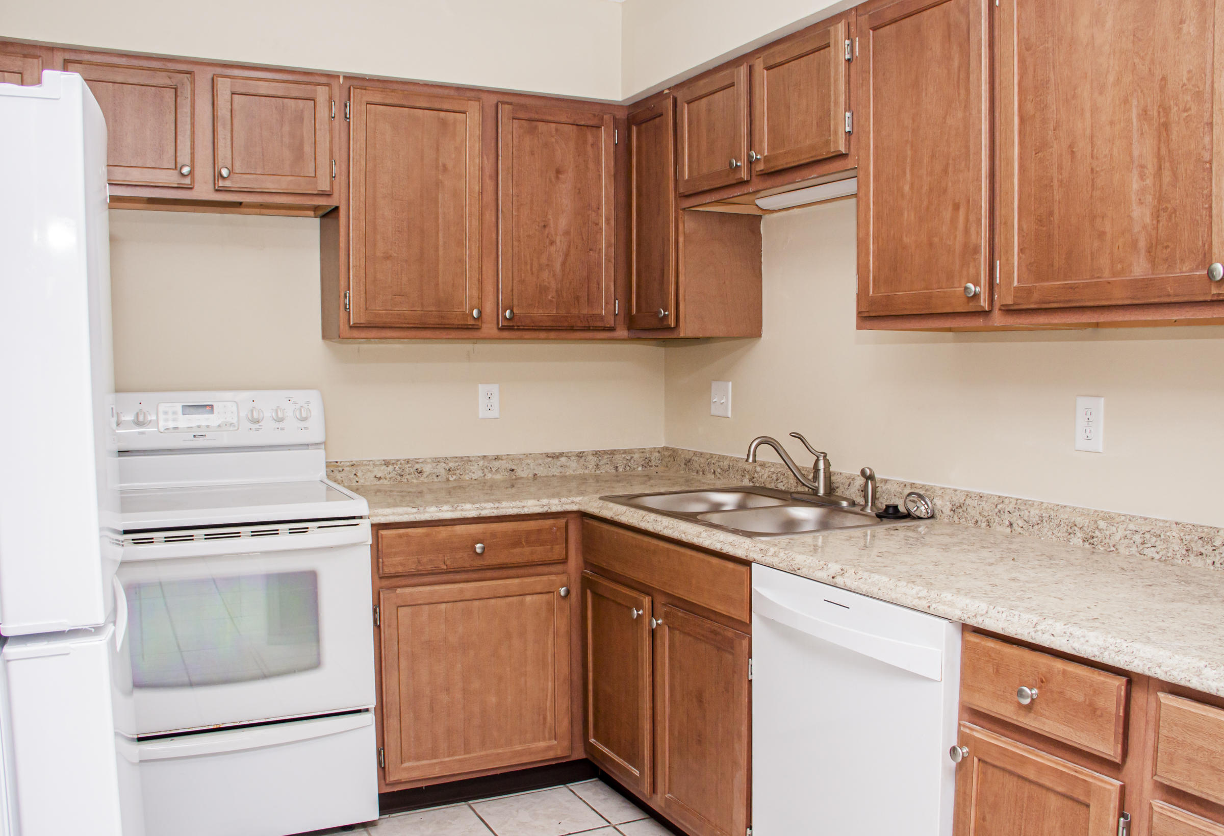 Hidden Trail Ph I - Residential Lease