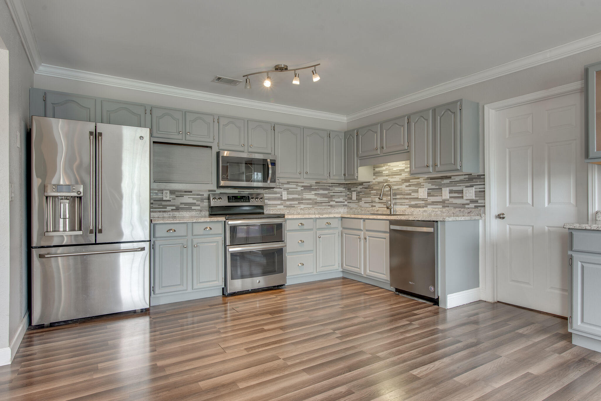 SANDALWOOD - Residential