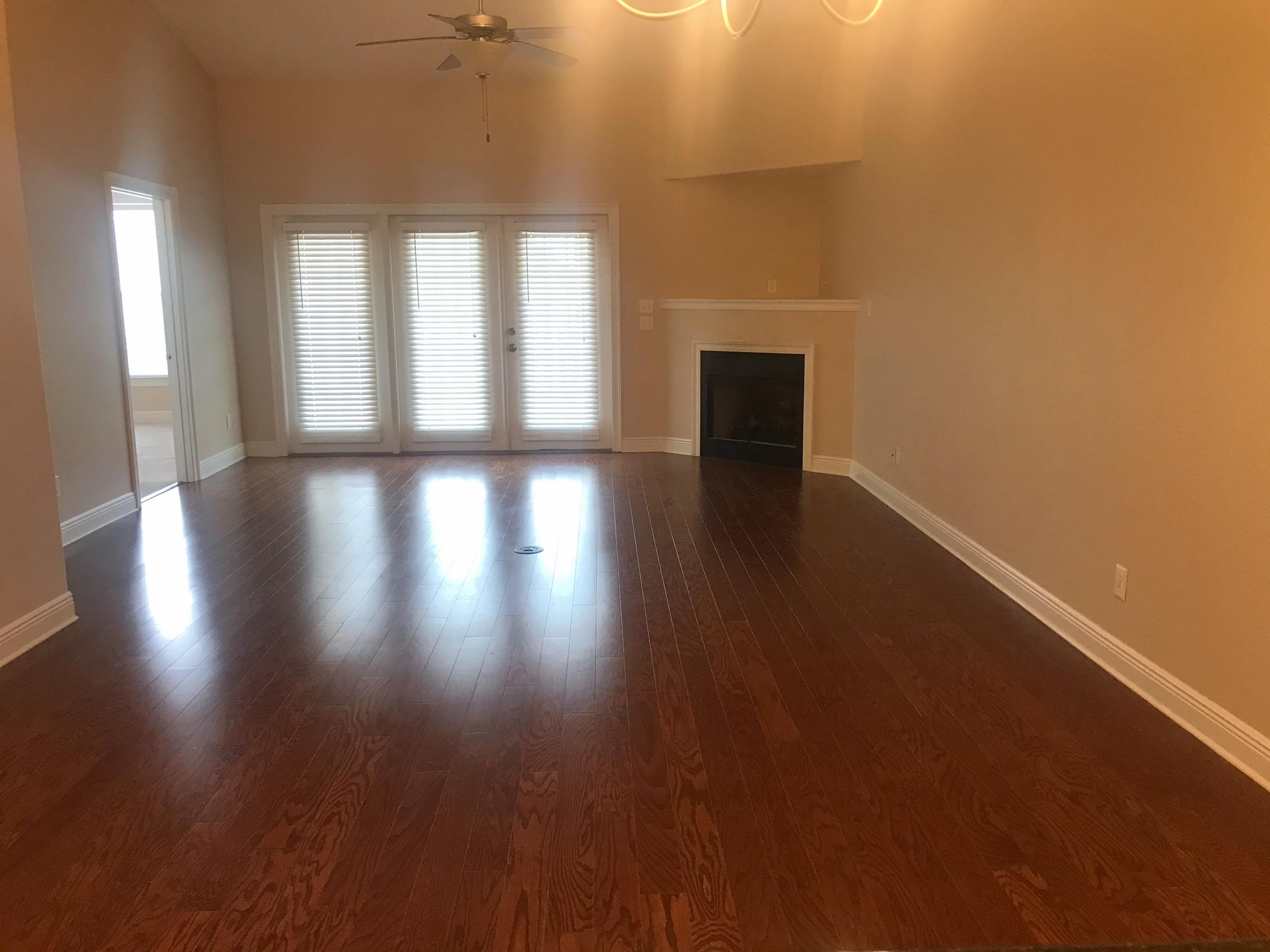 DIAMOND LAKES - Residential Lease