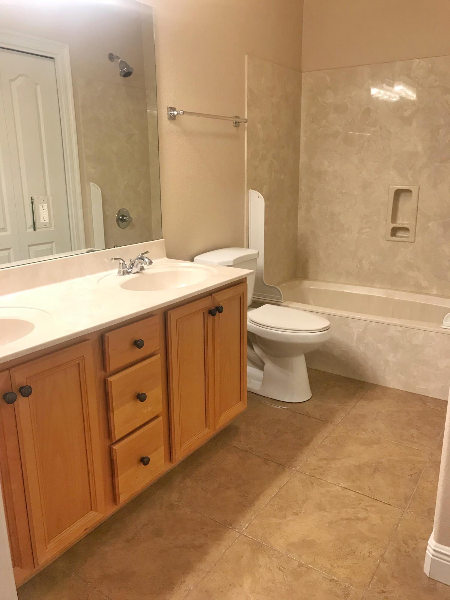 DIAMOND LAKES - Residential Lease