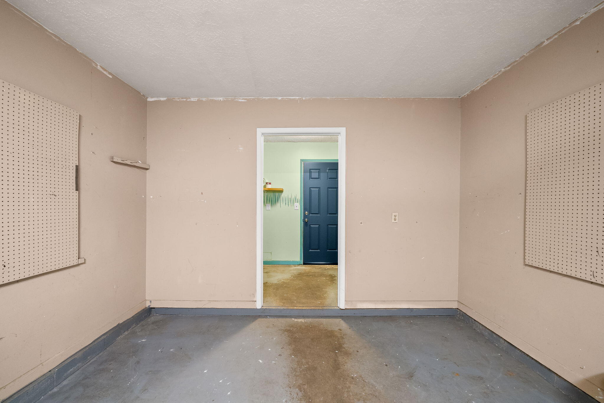 NO RECORDED SUBDIVISION - Residential