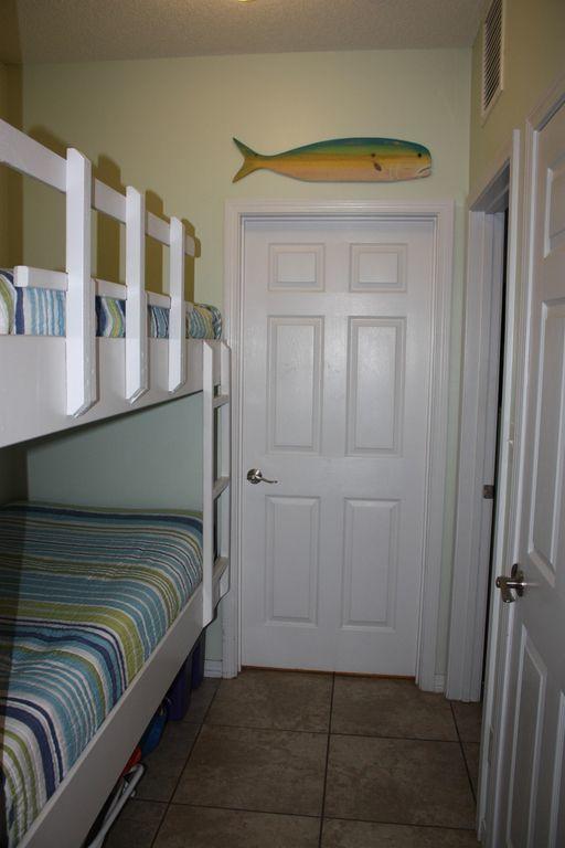 SUNSET COTTAGES CONDO - Residential