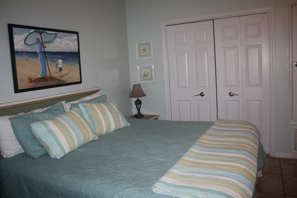 SUNSET COTTAGES CONDO - Residential