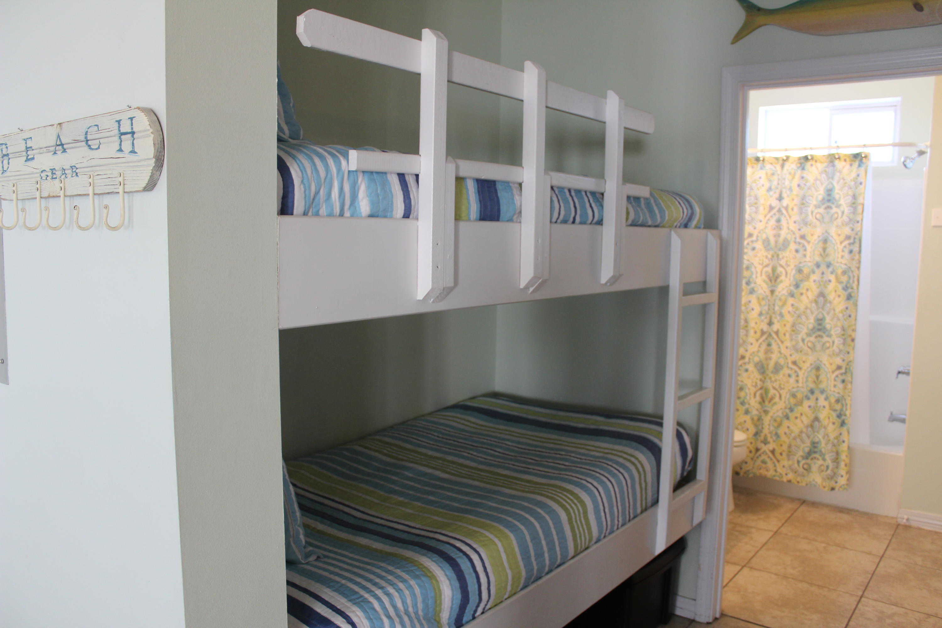 SUNSET COTTAGES CONDO - Residential