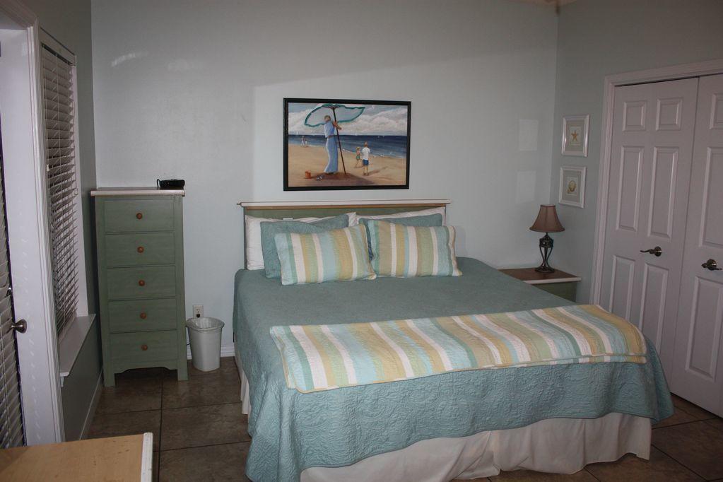 SUNSET COTTAGES CONDO - Residential