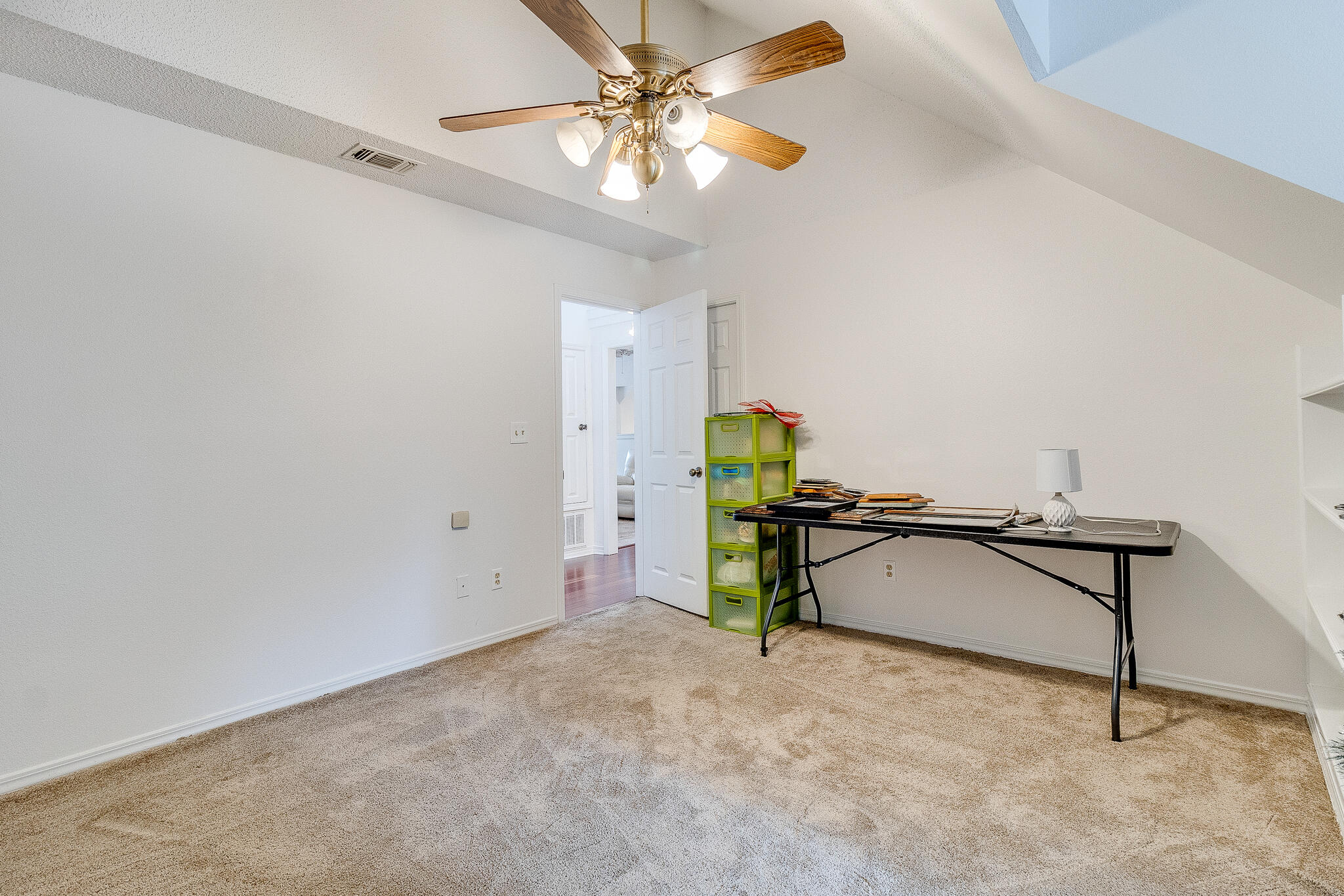 MARCUS POINTE - Residential