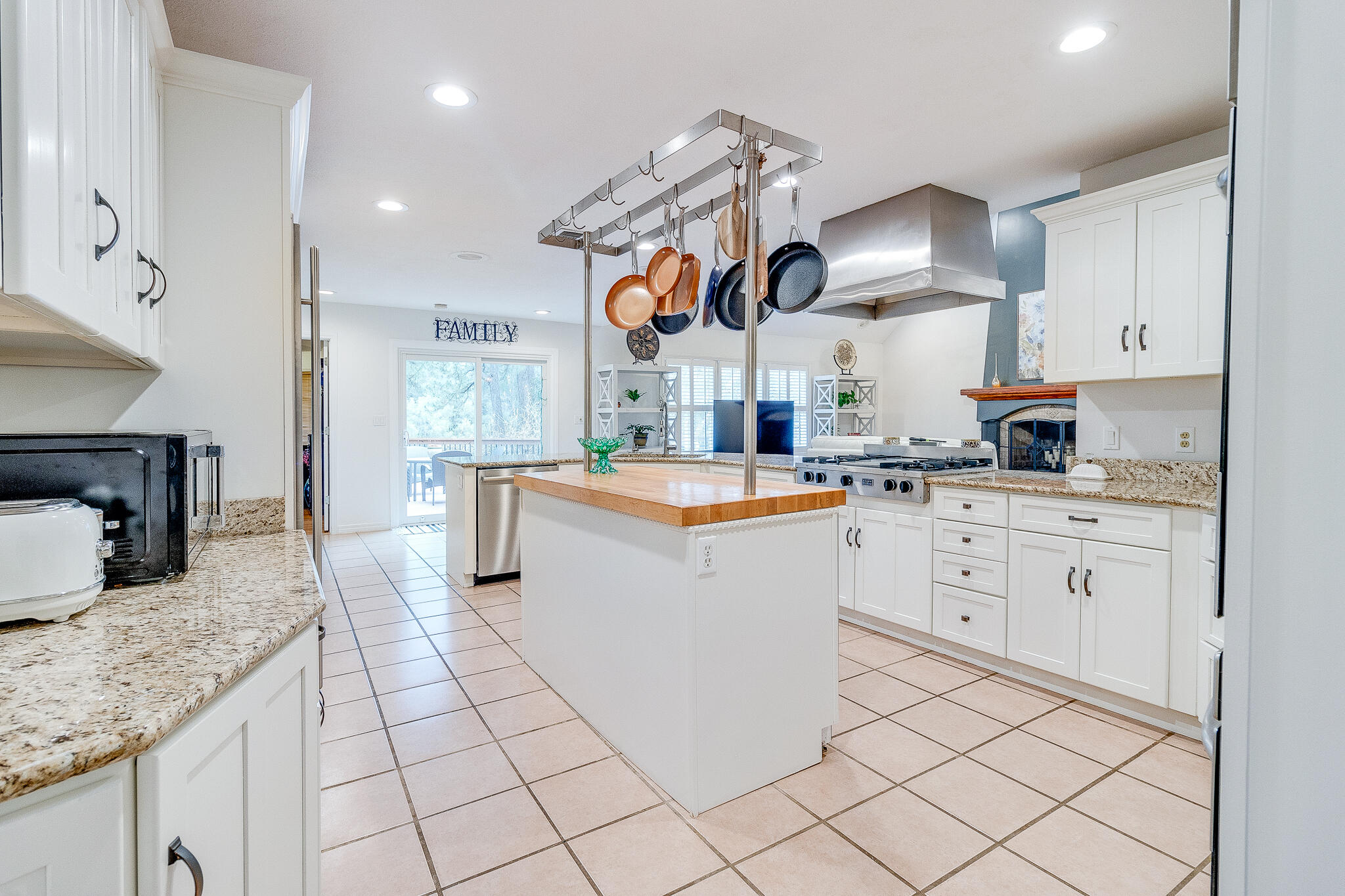 MARCUS POINTE - Residential
