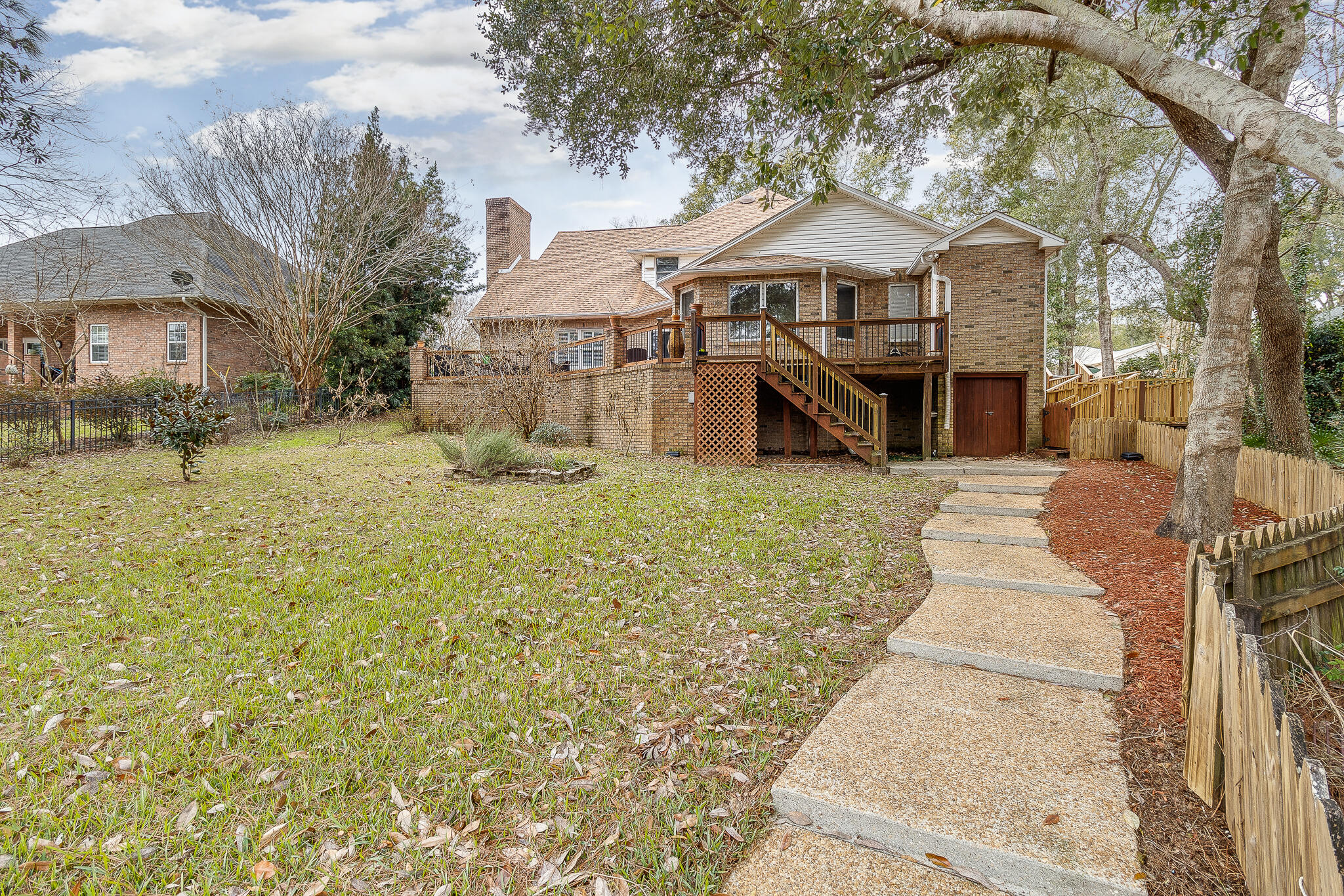 MARCUS POINTE - Residential