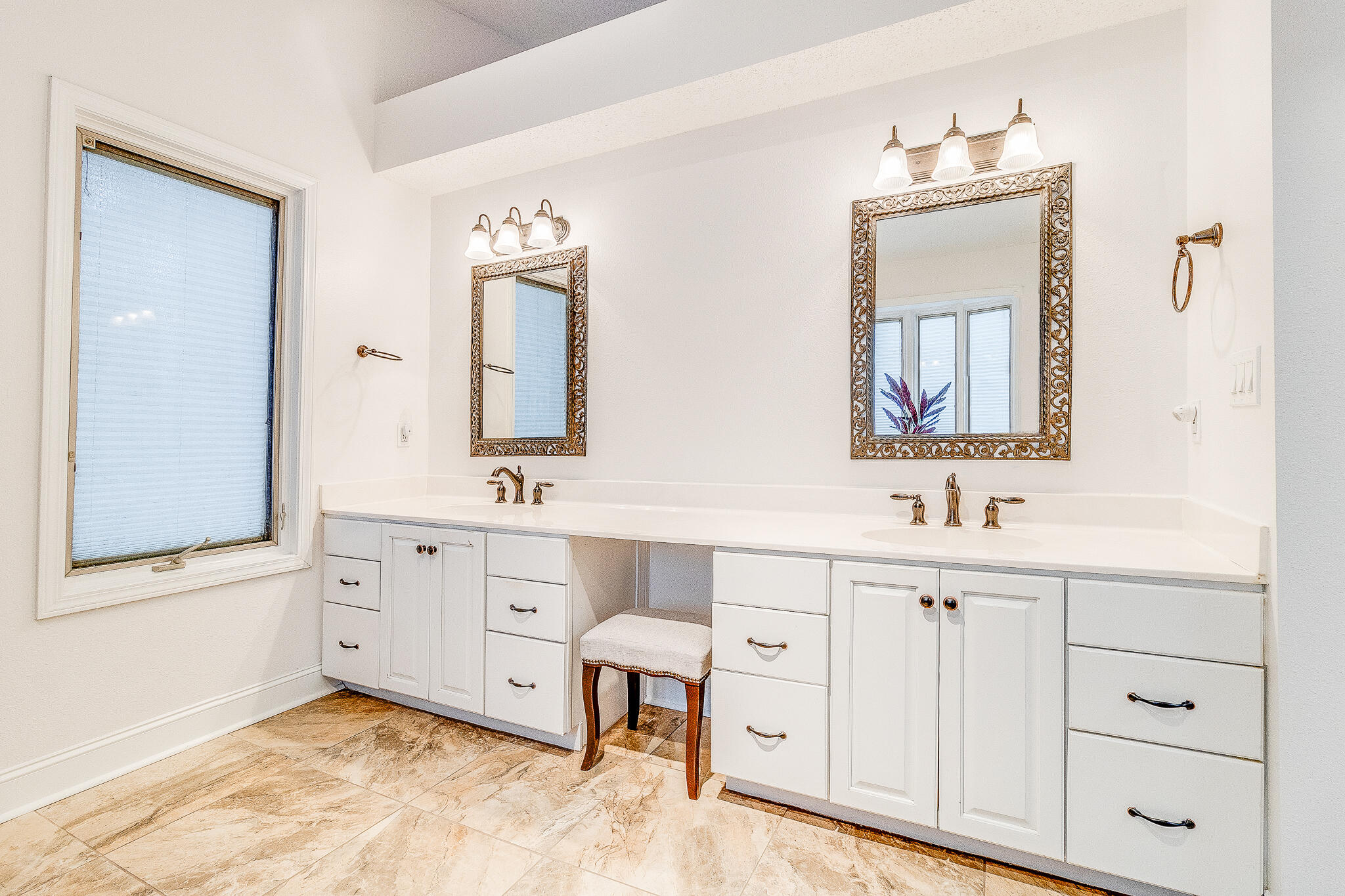 MARCUS POINTE - Residential
