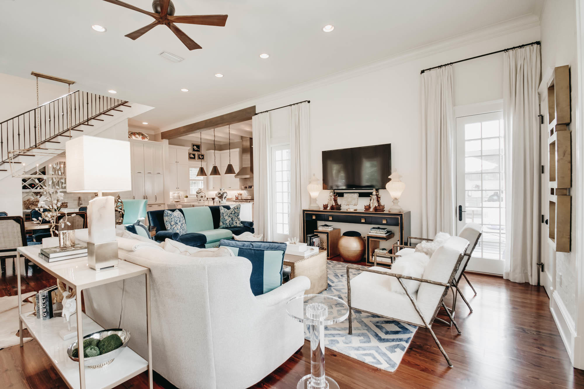 CHURCHILL OAKS - Residential