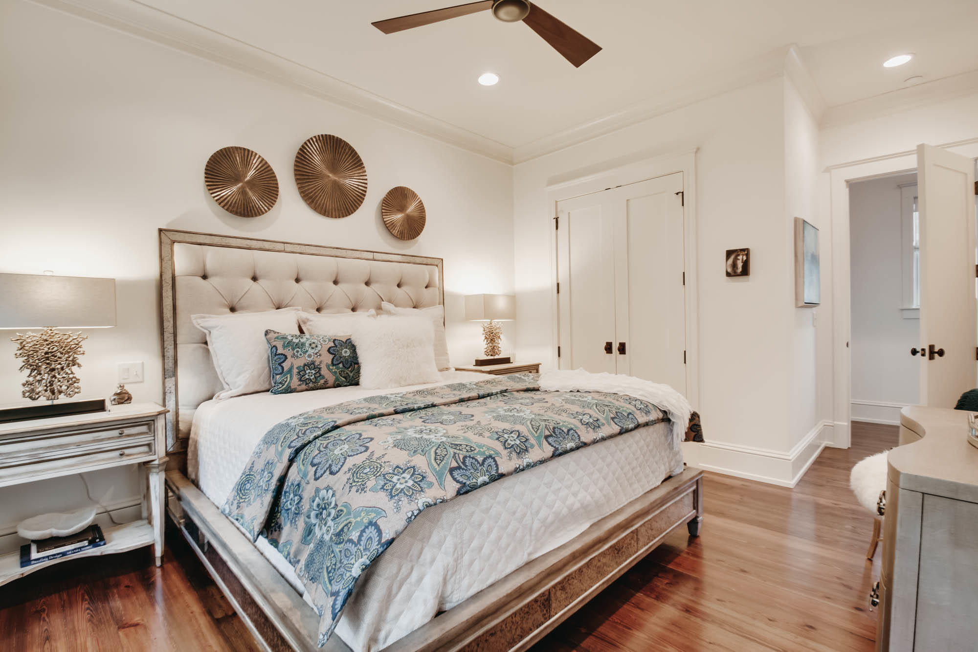 CHURCHILL OAKS - Residential