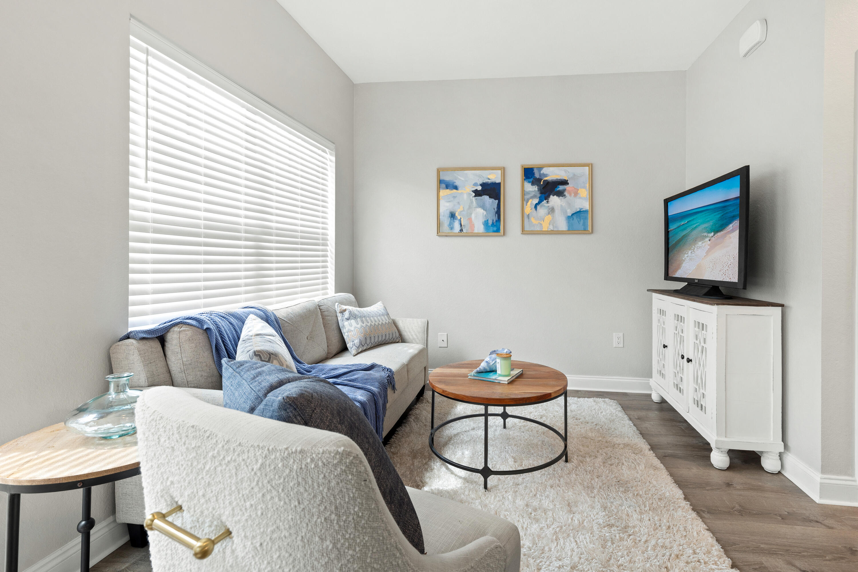 EAGLE BAY - Residential Lease