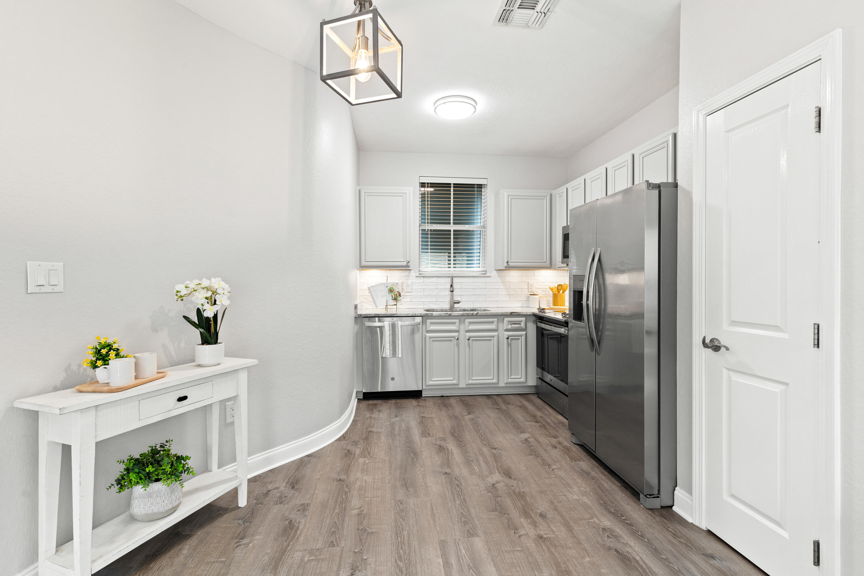 EAGLE BAY - Residential Lease