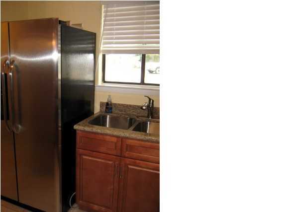 BIENVILLE SQUARE T/H - Residential Lease