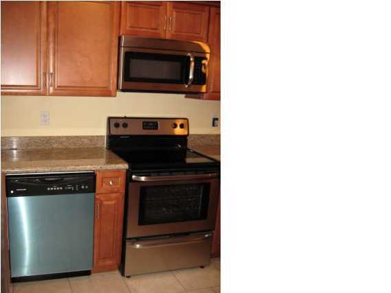 BIENVILLE SQUARE T/H - Residential Lease