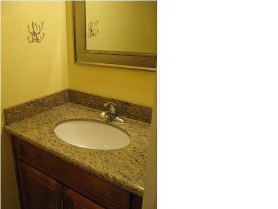 BIENVILLE SQUARE T/H - Residential Lease