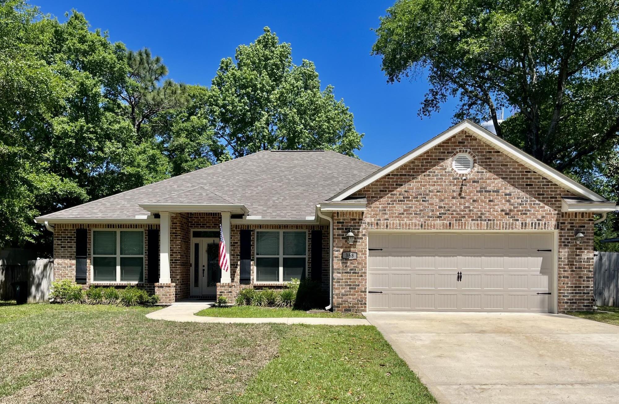SELLER TO PAY TITLE IF USING MEAD TITLE..This beautiful like new home, offers a 2 car garage, screened in patio, large yard and an open floor plan that is perfect for entertaining family and friends, or just relaxing at the end of a long day. Upon entering the front door you are greeted by the tall ceilings & modern light fixtures. The open kitchen has ample counter space, 42 inch cabinets, stainless steel appliances and pantry. The master bedroom is spacious with a walk in closet and spa like master bathroom. The other 3 bedrooms are all great sizes with double door closets. The back yard is perfect for hosting a BBQ with friends and letting the kids play. It also offers plenty of room for a future pool.