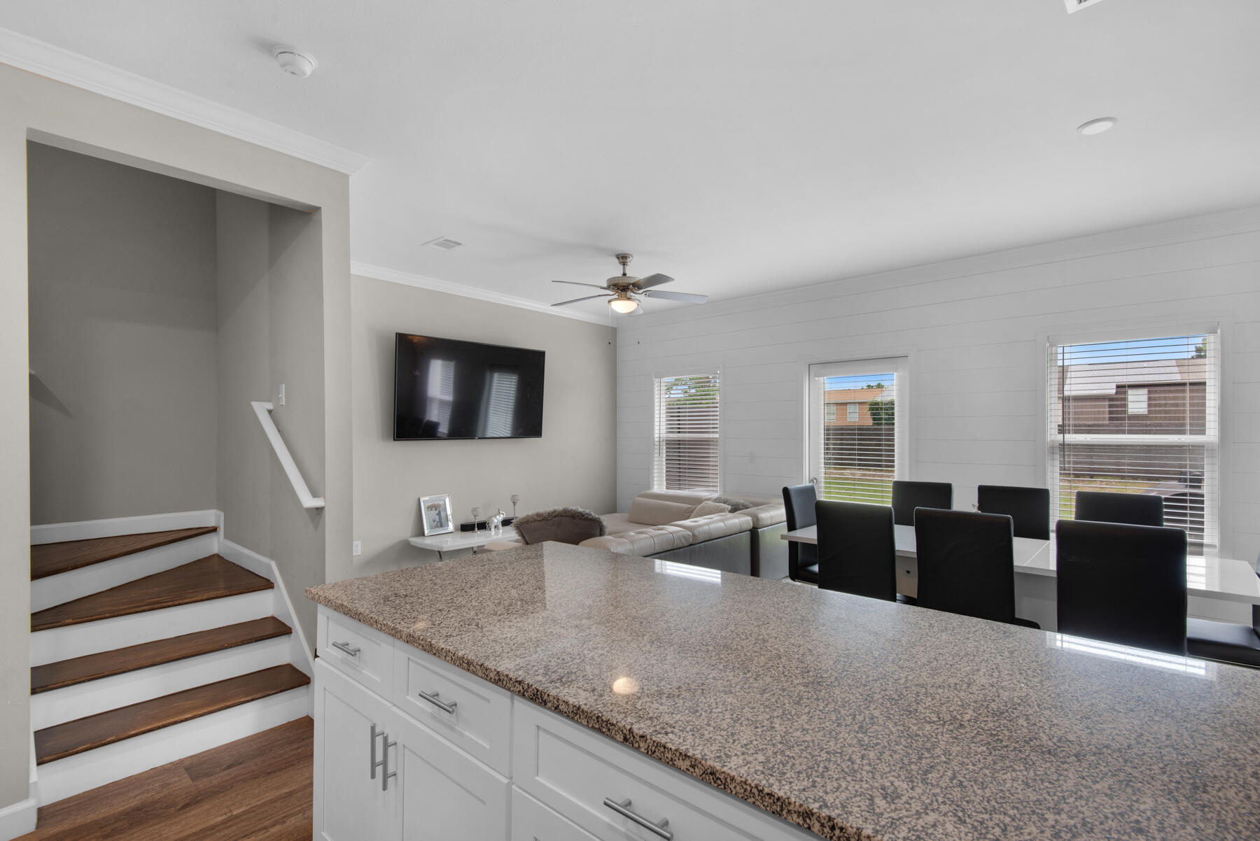 STABLE LANES - Residential Lease