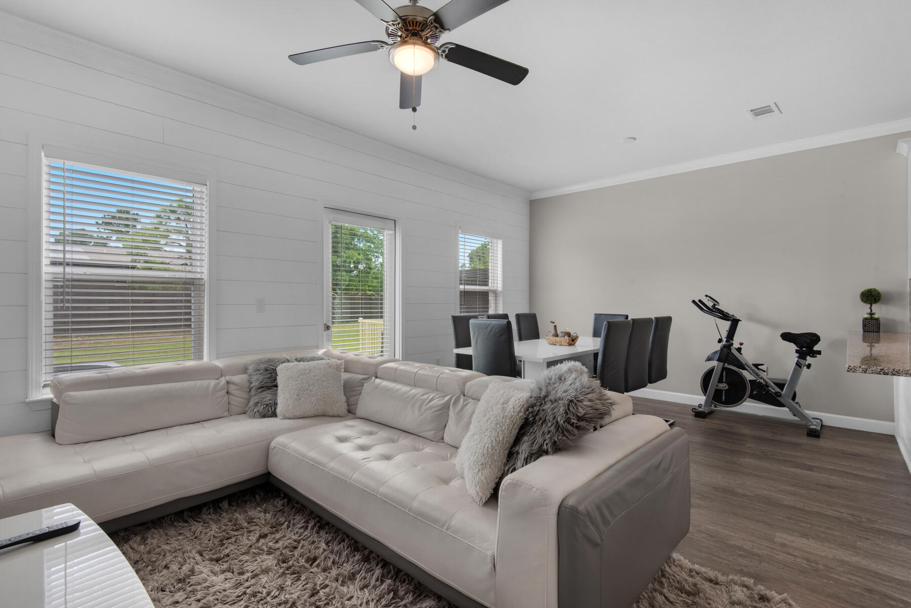 STABLE LANES - Residential Lease