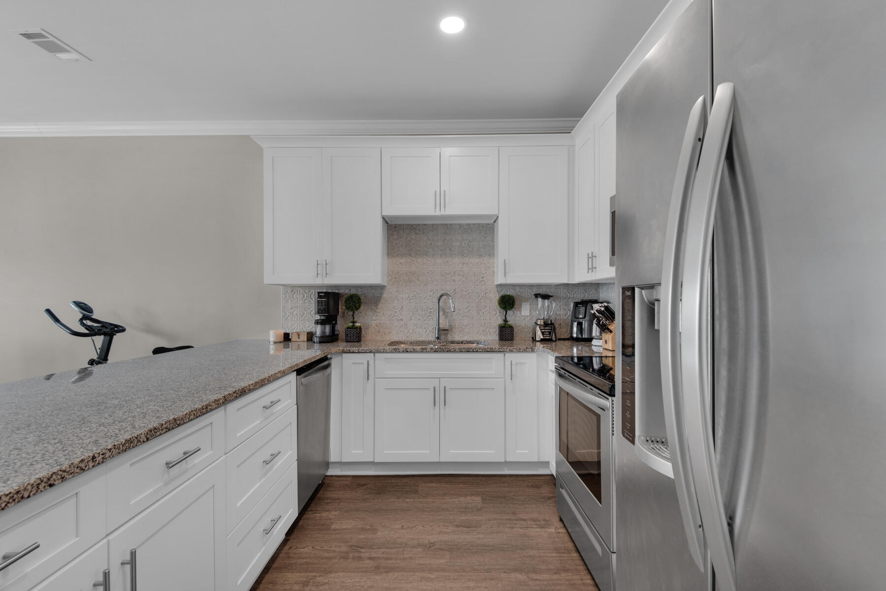 STABLE LANES - Residential Lease