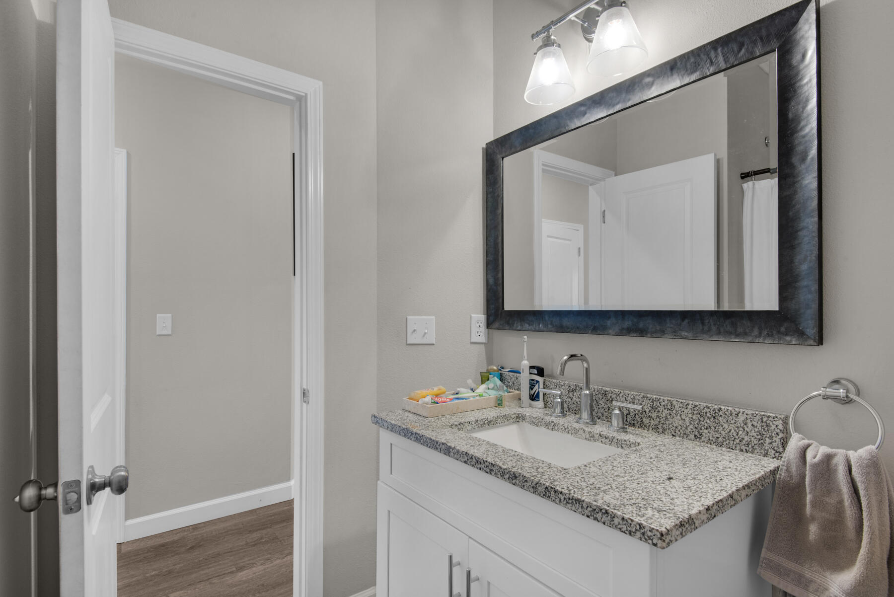 STABLE LANES - Residential Lease