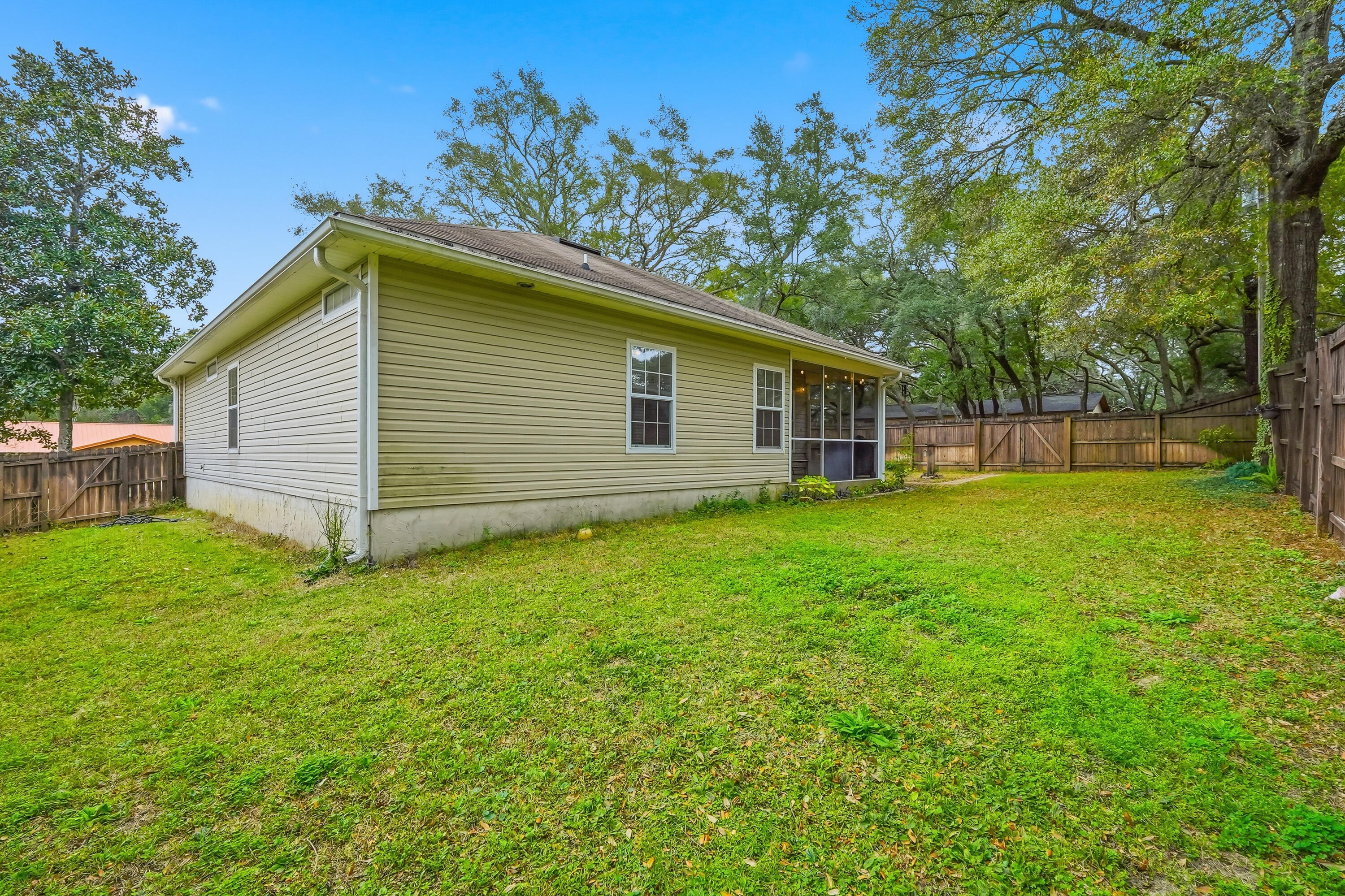 VALPARAISO PINECREST 6 - Residential
