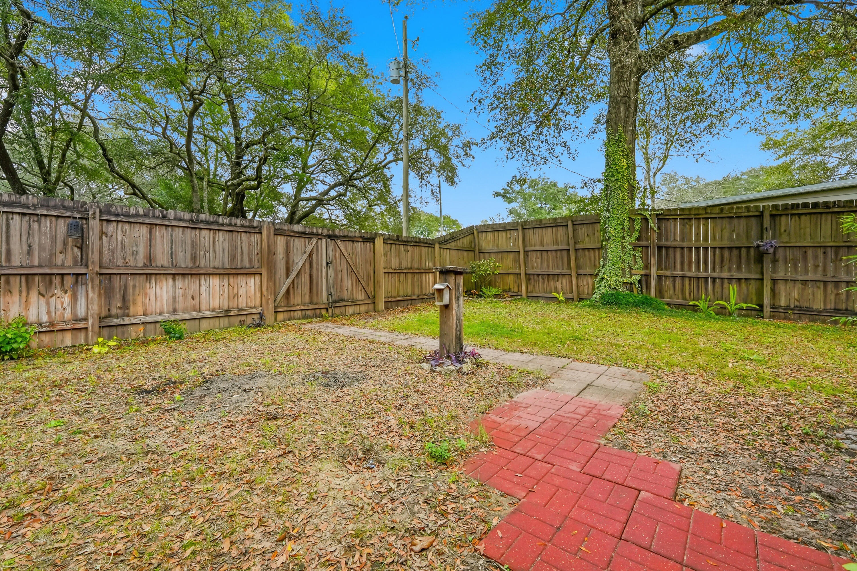 VALPARAISO PINECREST 6 - Residential