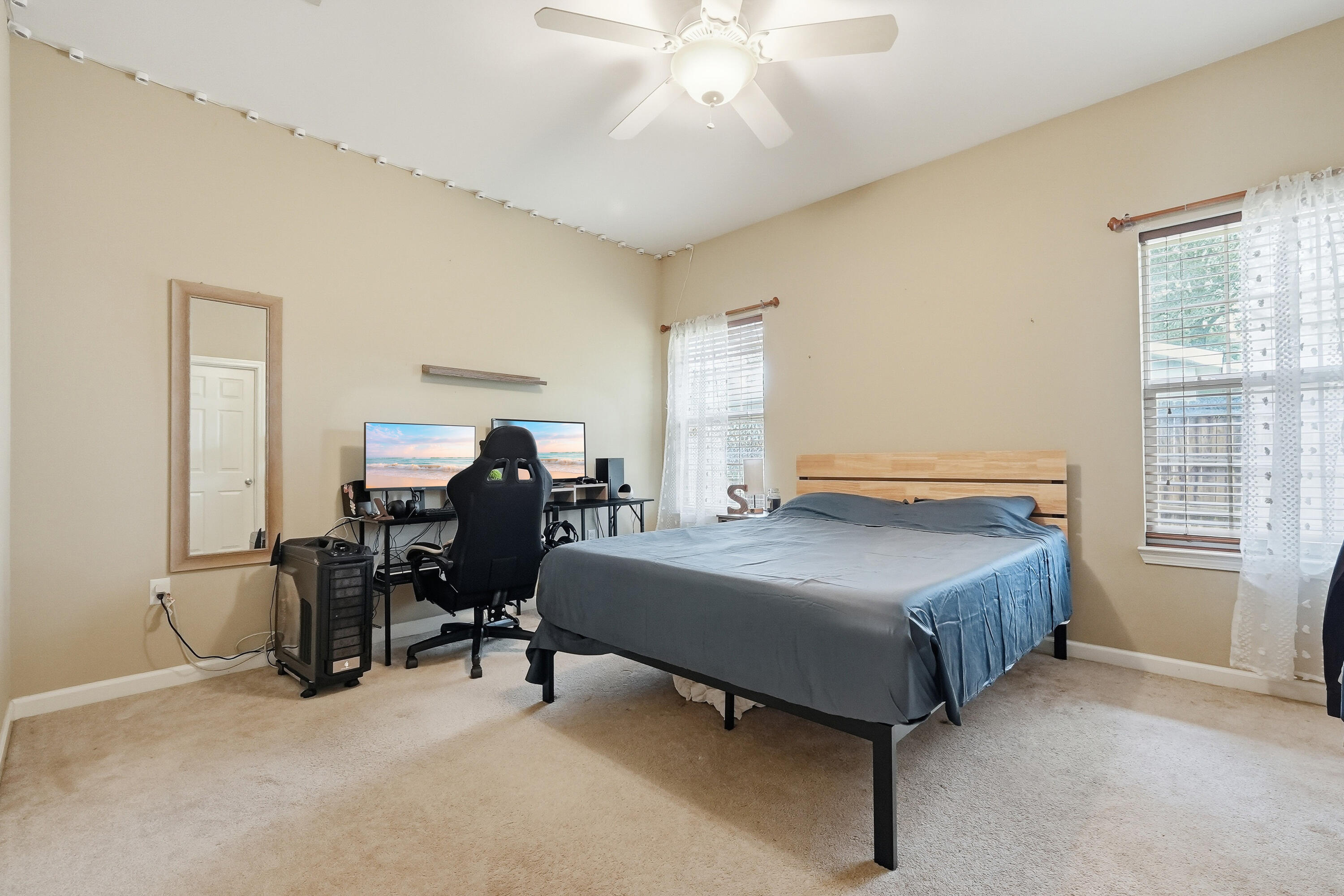 VALPARAISO PINECREST 6 - Residential