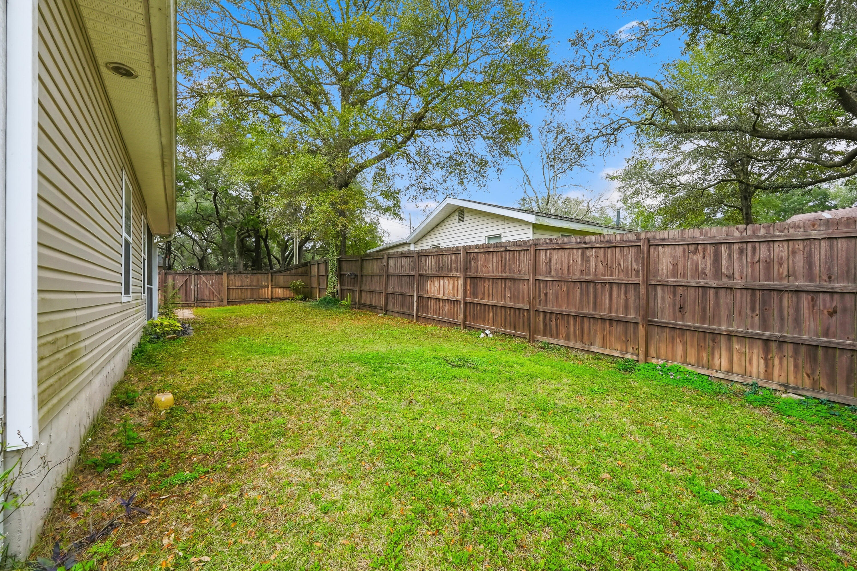 VALPARAISO PINECREST 6 - Residential