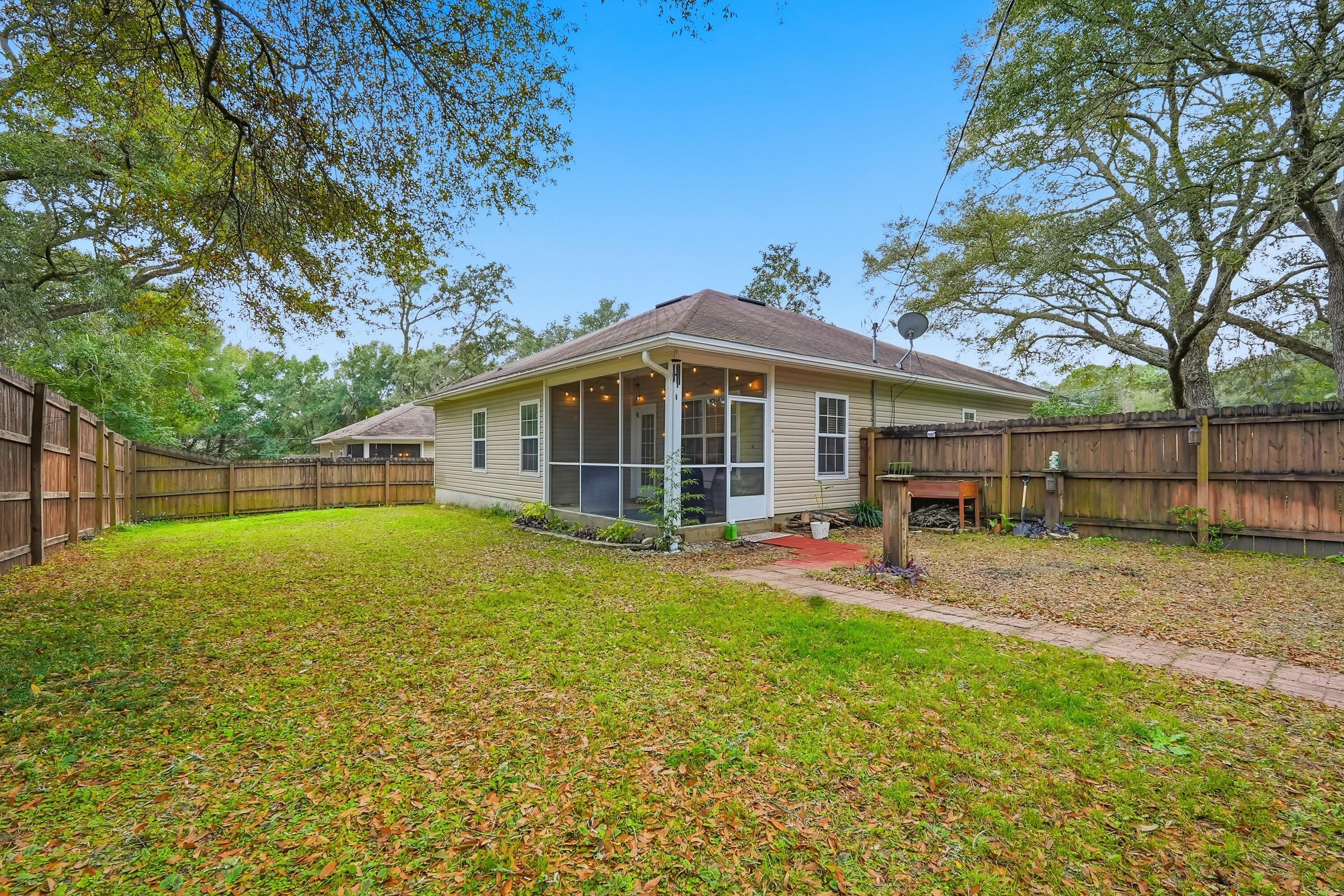 VALPARAISO PINECREST 6 - Residential