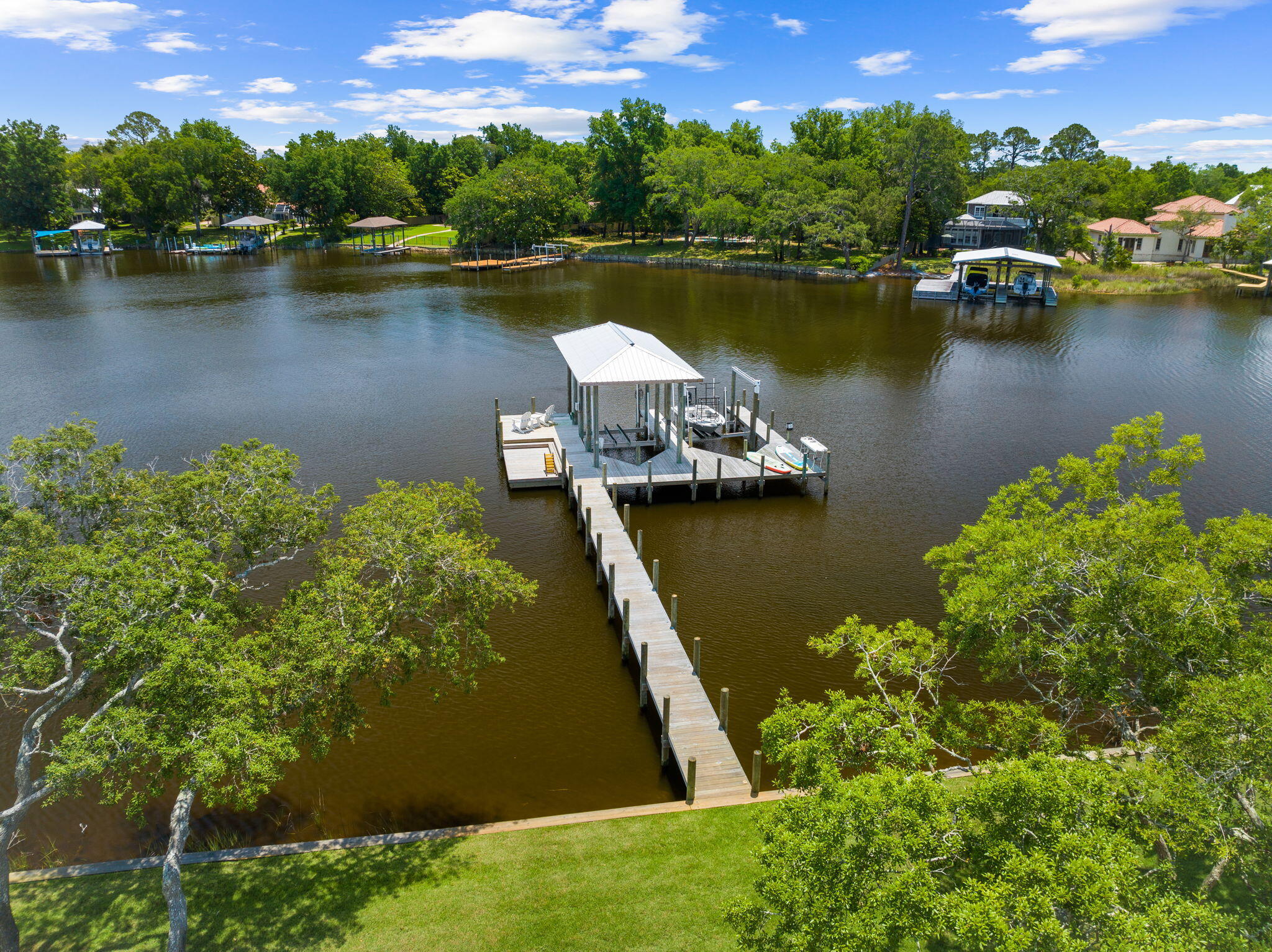 BOTANY BAYOU - Residential