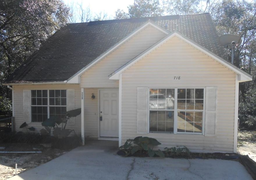 REO- This 3 bedroom 2 bath home is conveniently located to schools, shopping and boat launch. Master bed and bath located downstairs, two bedrooms and bath upstairs. Garage has been closed in which is prefect for additional living area, or if you need that 4th bedroom. Home has been freshly painted and new carpet installed. Home also offers fenced backyard, storage shed and wooden deck. This home would be perfect for the first time homebuyer. Call today to schedule your private viewing.