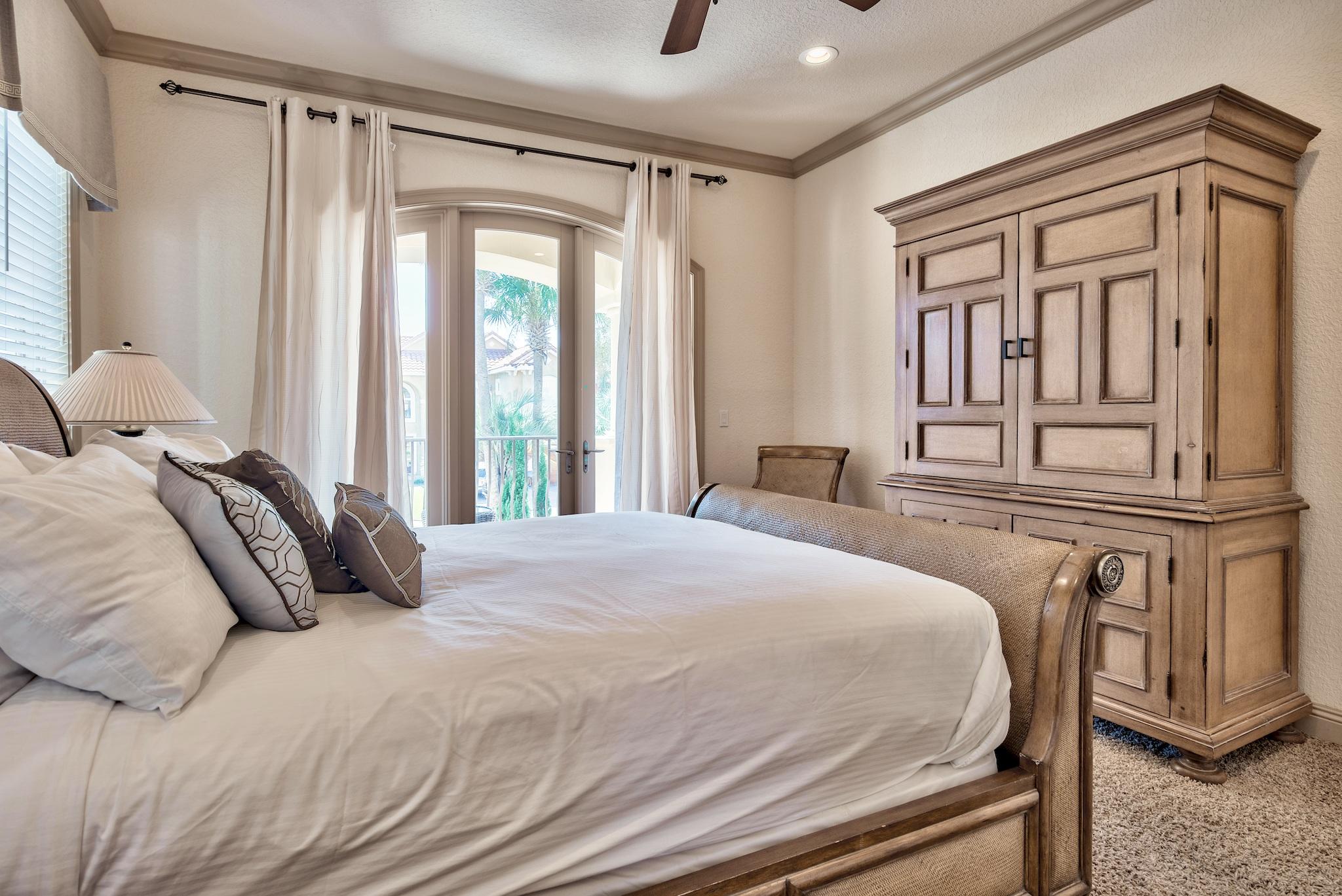 AVALON BEACH ESTATES - Residential
