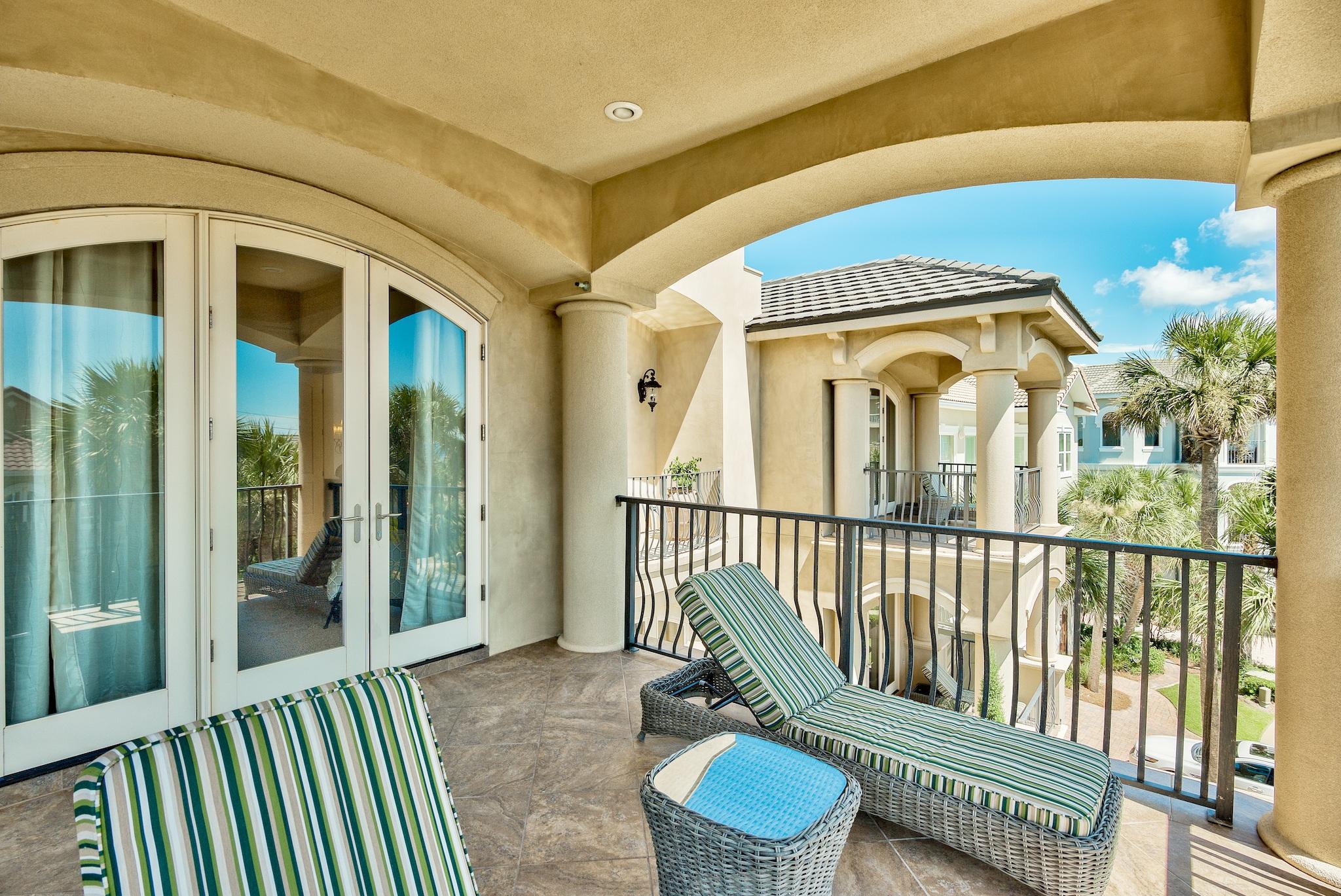 AVALON BEACH ESTATES - Residential