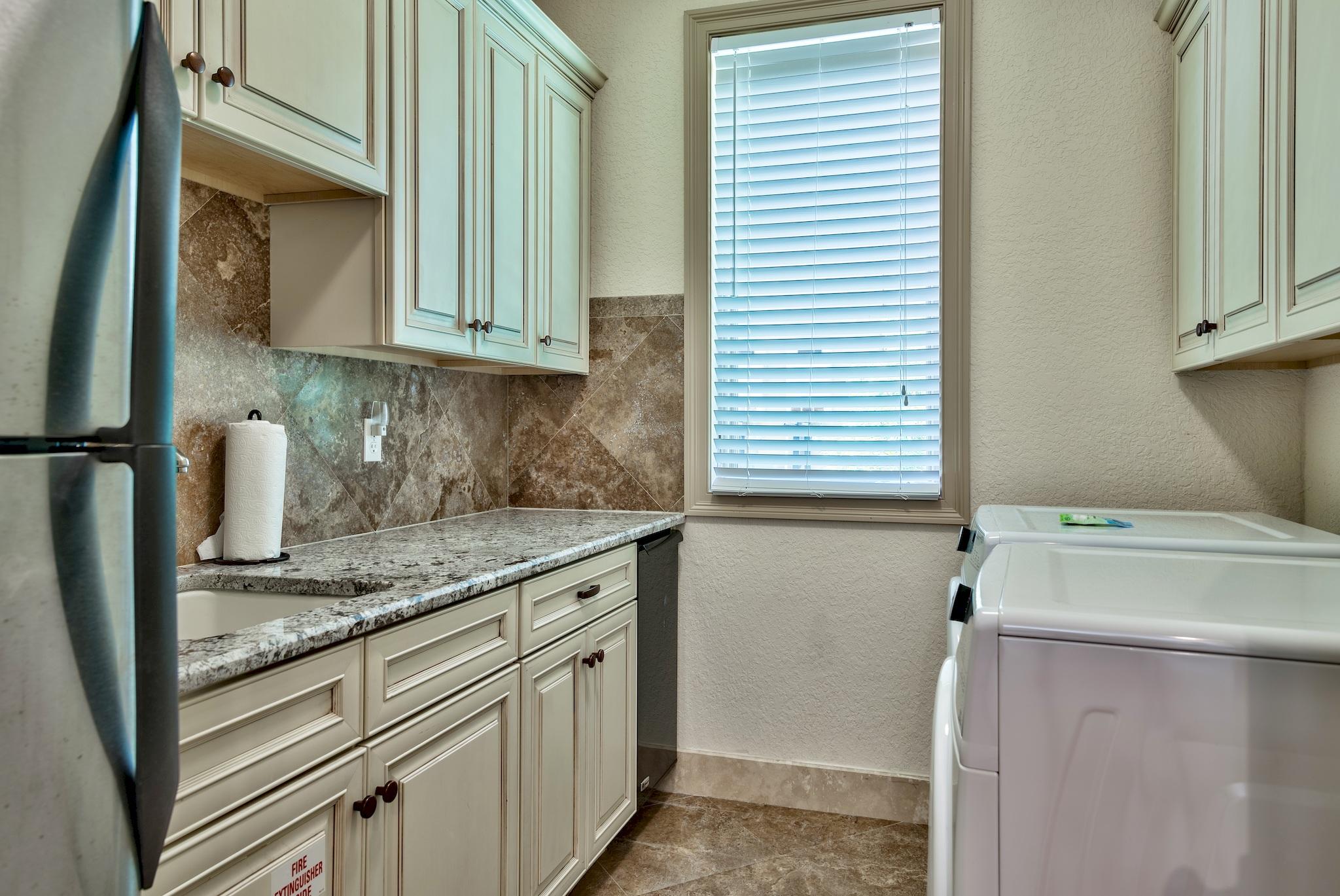 AVALON BEACH ESTATES - Residential