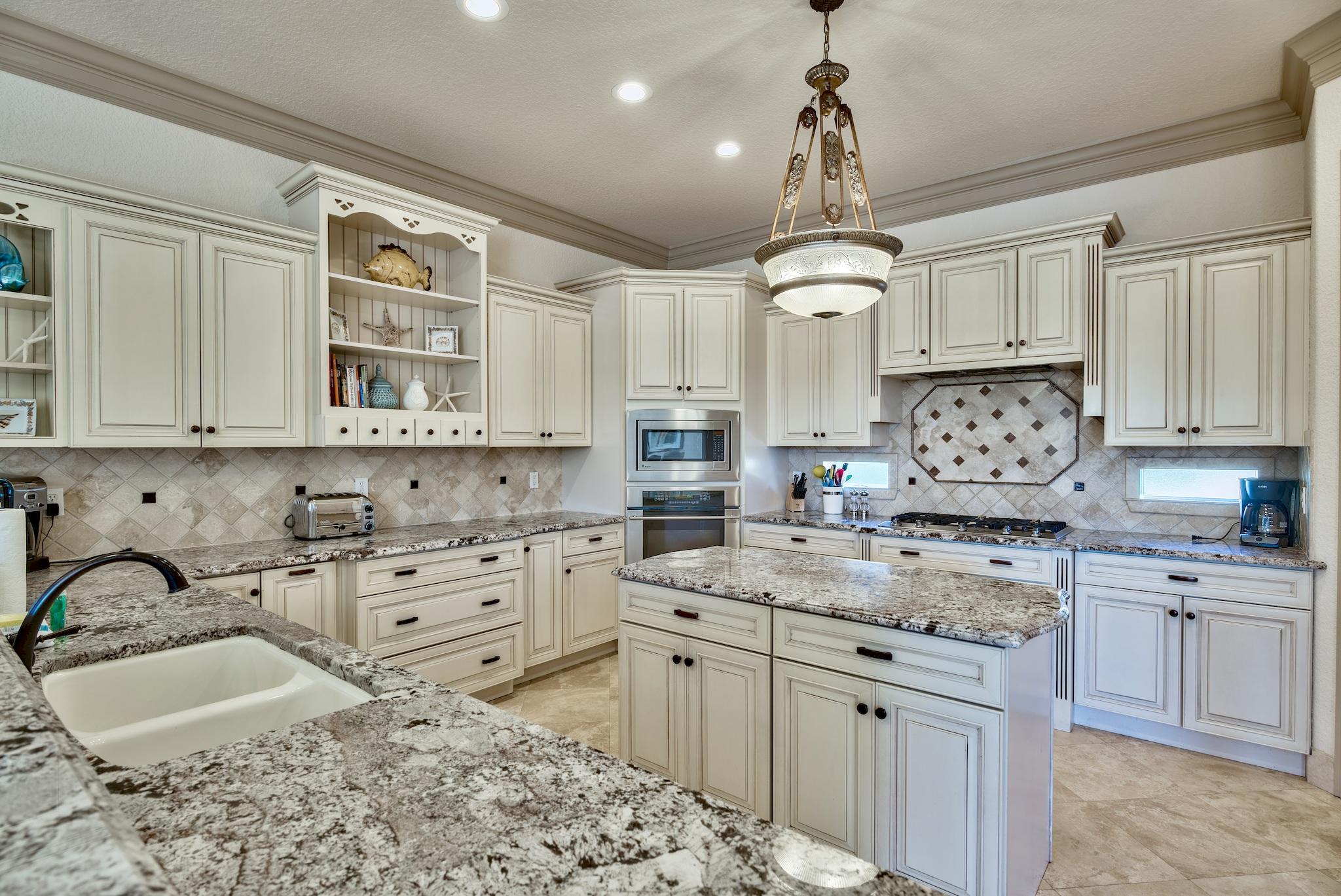 AVALON BEACH ESTATES - Residential